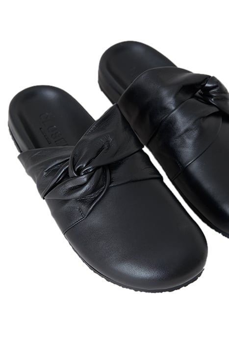 SLIPPER BLACK 5