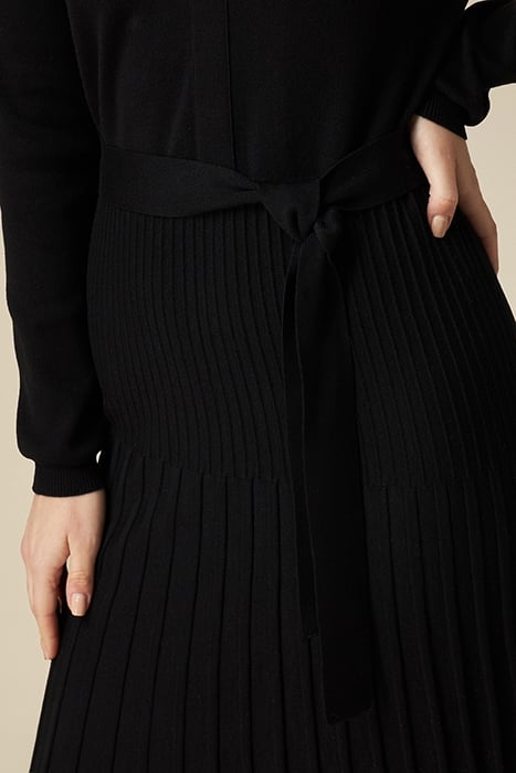 Knit dress with pleated skirt 4