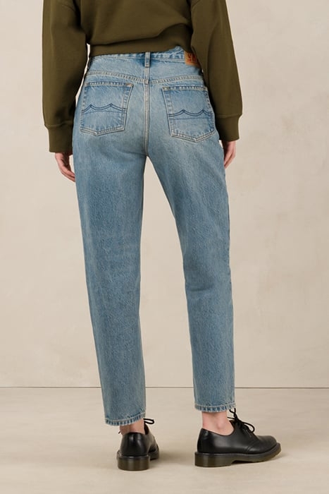 CAROLINE CROPPED STANLEY MINIMAL WORN 2