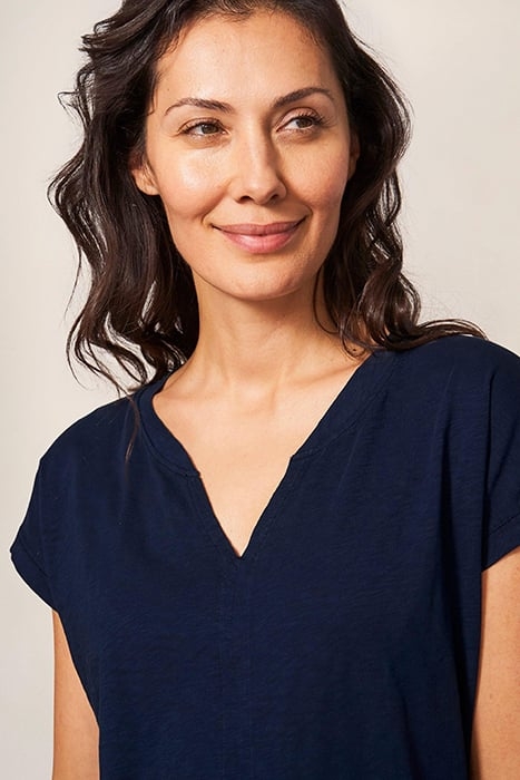 NELLY NOTCH NECK TEE DARK NAVY 4