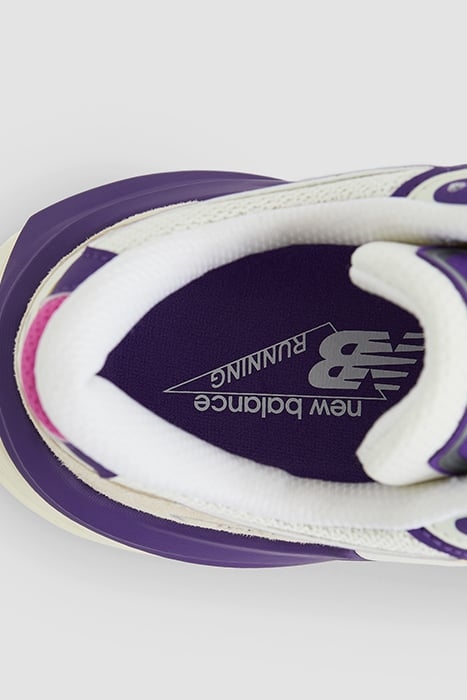 U990TD6 SNEAKERS IN LIMESTONE 8