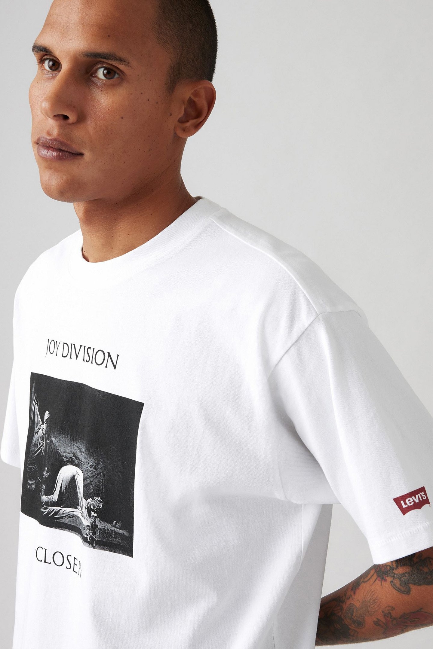LEVI'S® JOY DIVISION BAND TEE 5