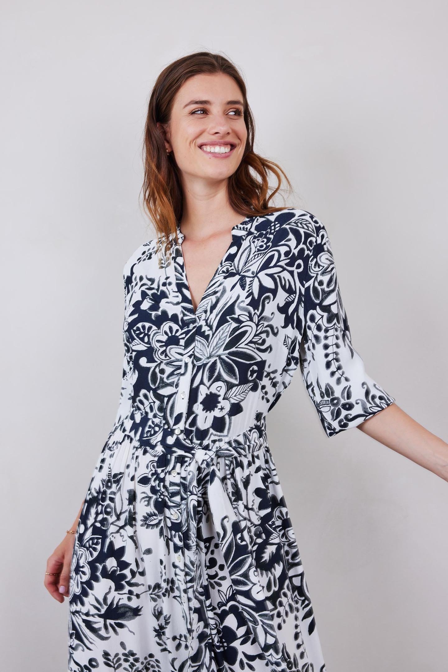 MAXI DRESS MELODY OFFWHITE WITH BLACK CENTERPIECE PRINT 3