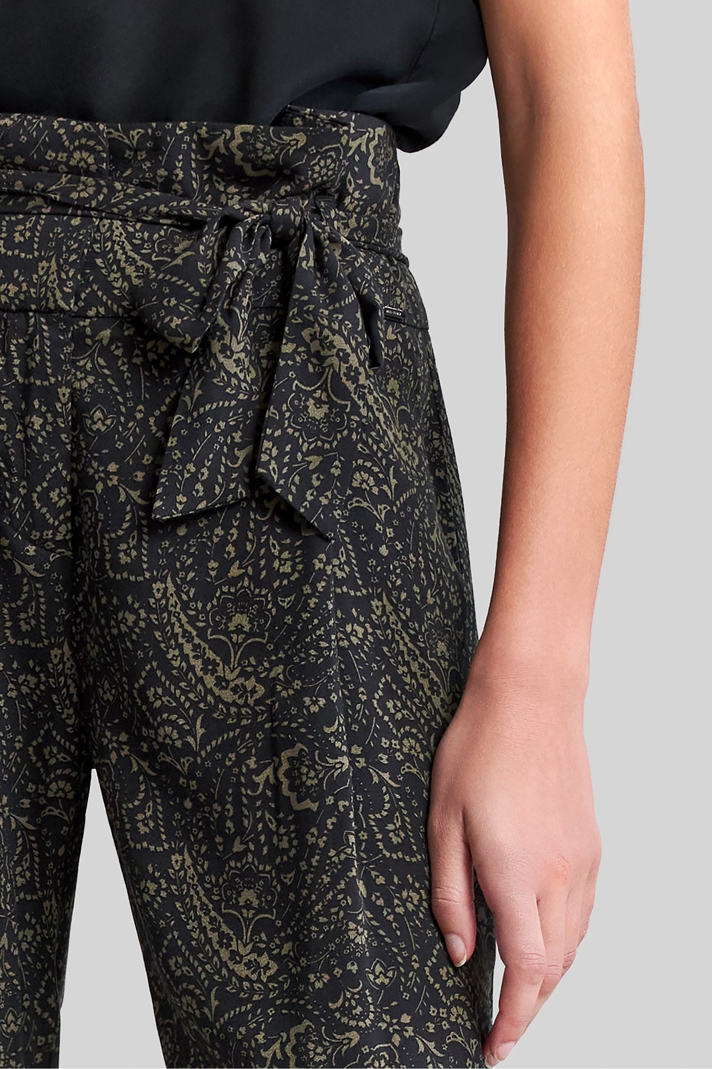 KHAKI LENZING™ ECOVERO™ FLORAL PAISLEY TROUSERS 6