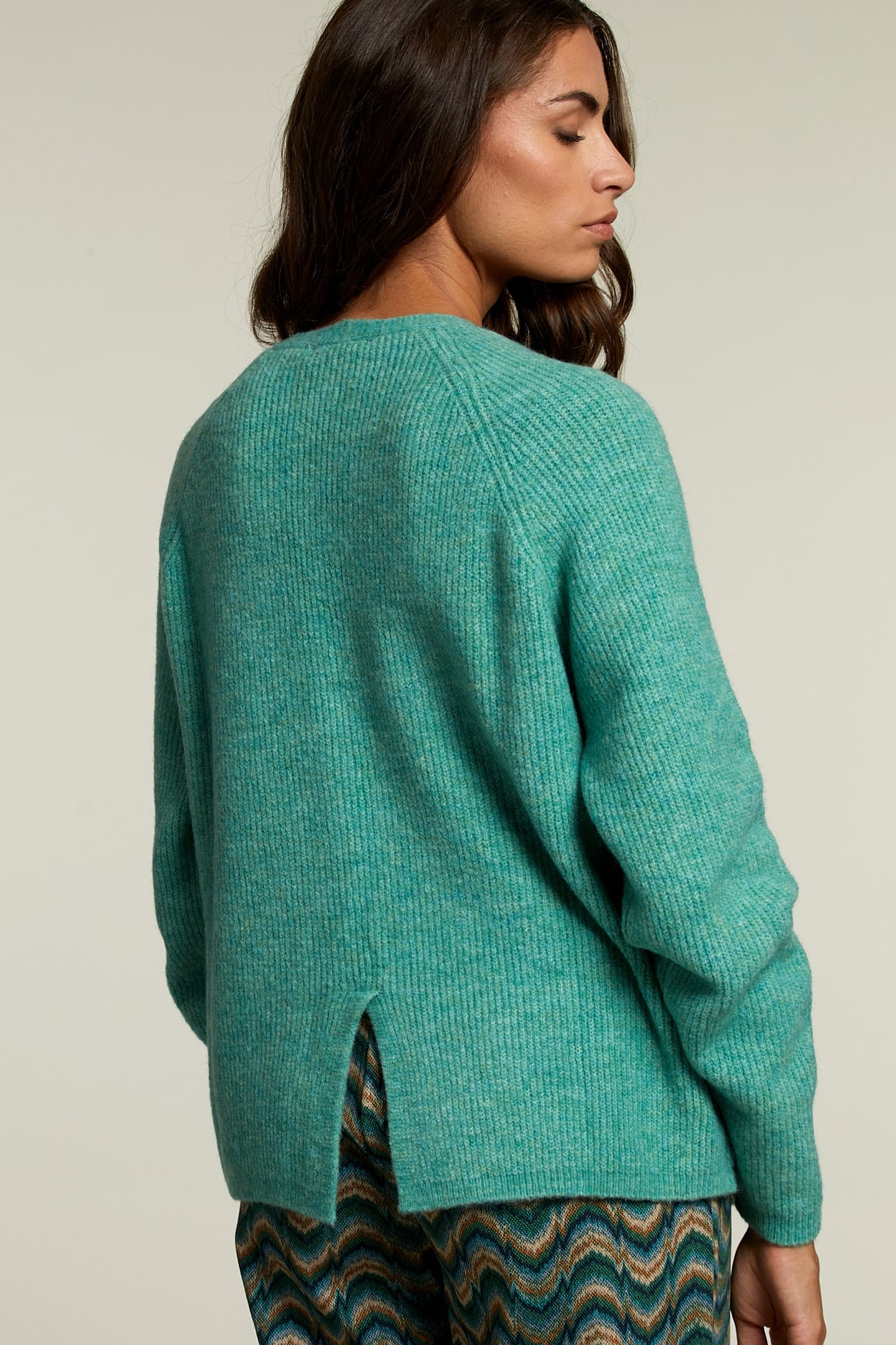 GREEN BASIC V-NECK CARDIGAN 2