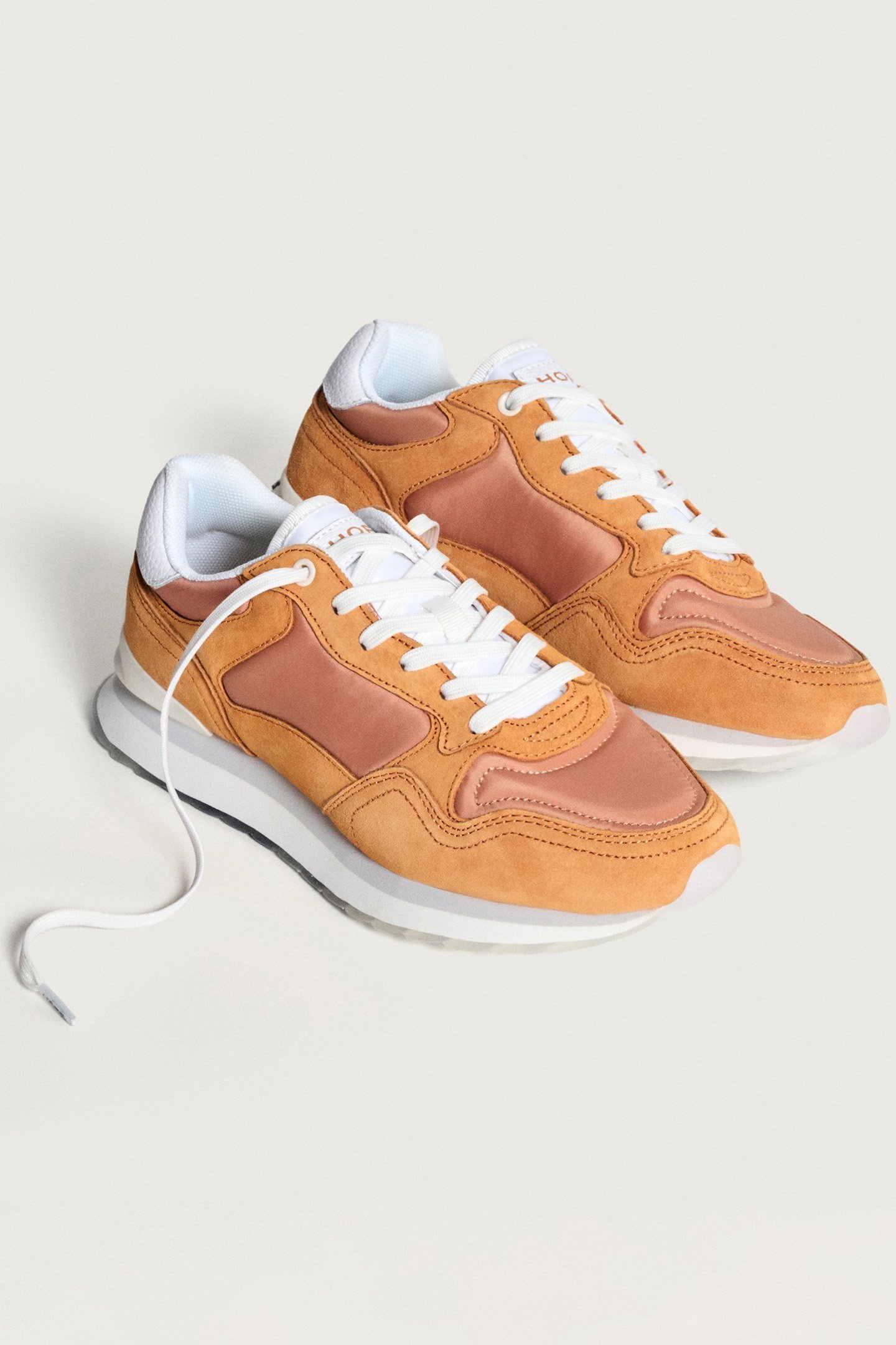 SNEAKERS ORANGE 2