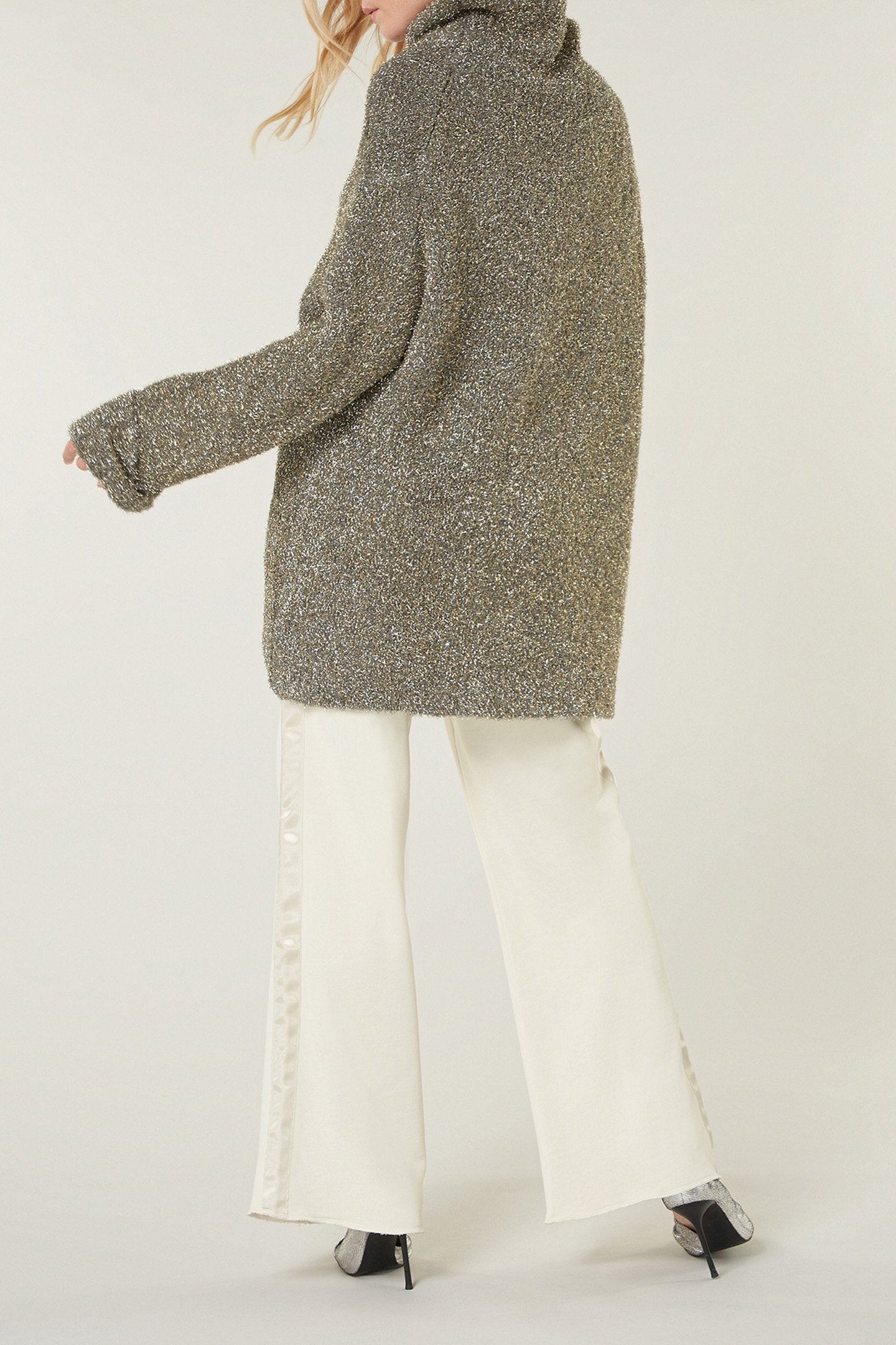 OVERSIZED TURTLENECK SWEATER LUREX GOLD 2