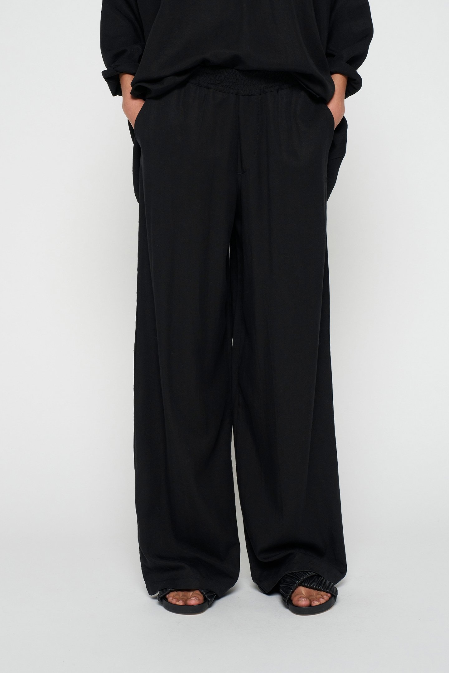 FLOWY WOVEN PANTS BLACK 1