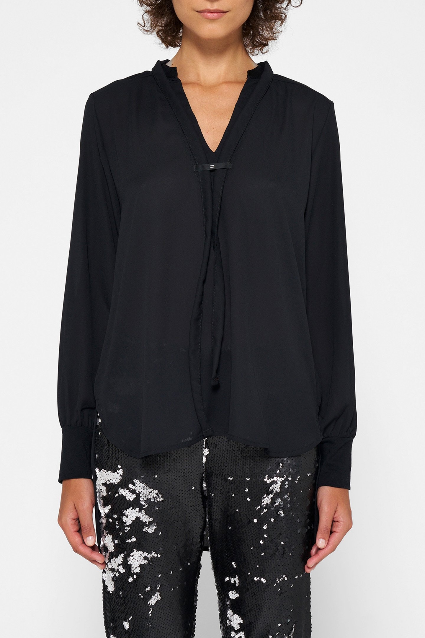 FLOWY BLOUSE BLACK 1