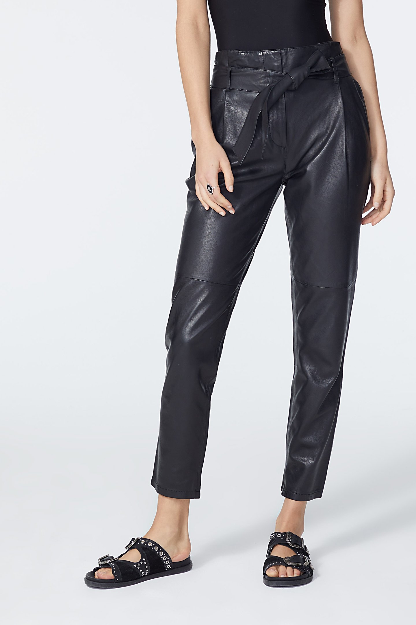 BLACK LAMBSKIN LEATHER HIGH.WAIST TROUSERS 1