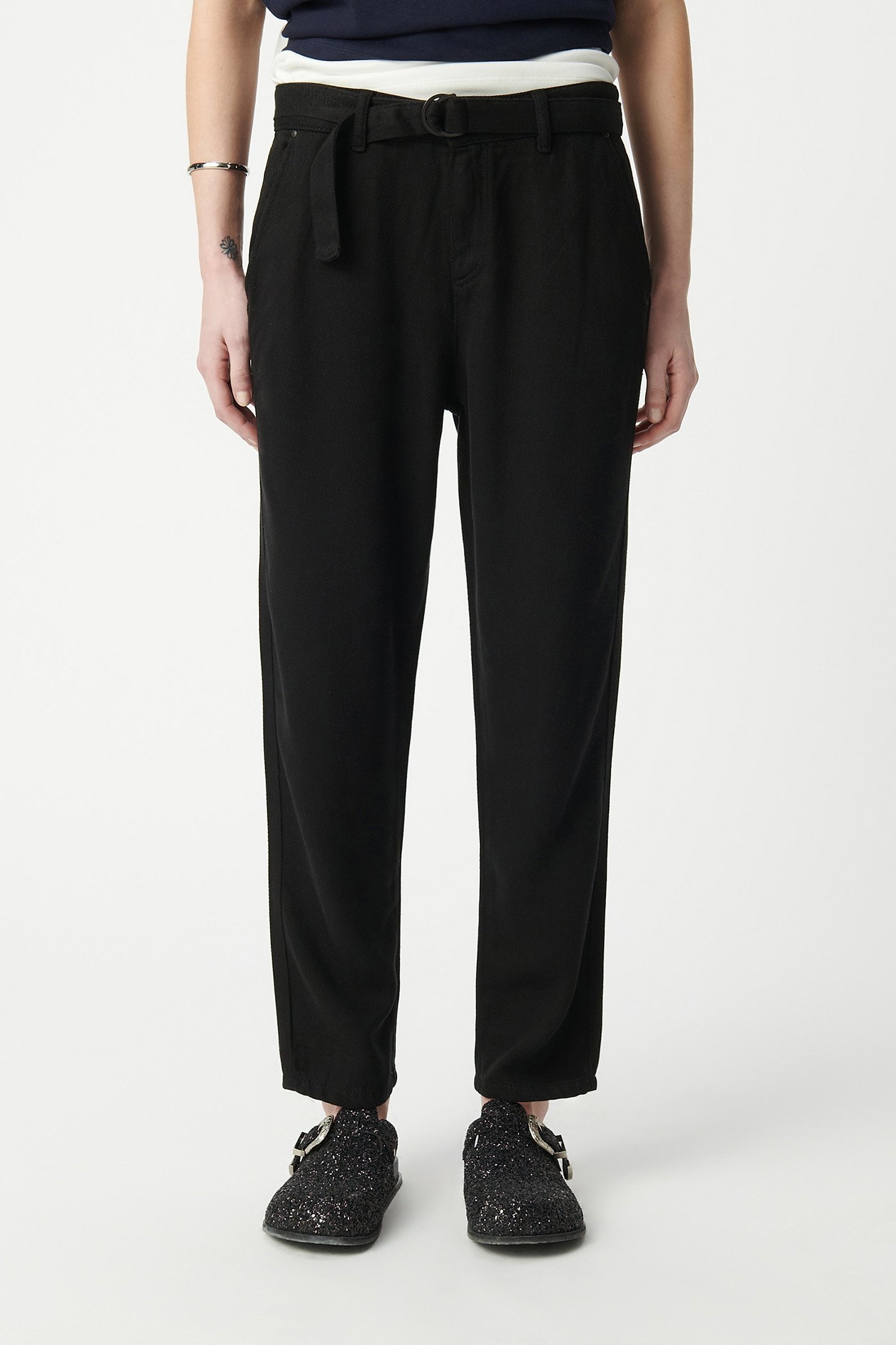 BELTED BLACK BAGGY JEANS IN LYOCELL® WOMEN 1