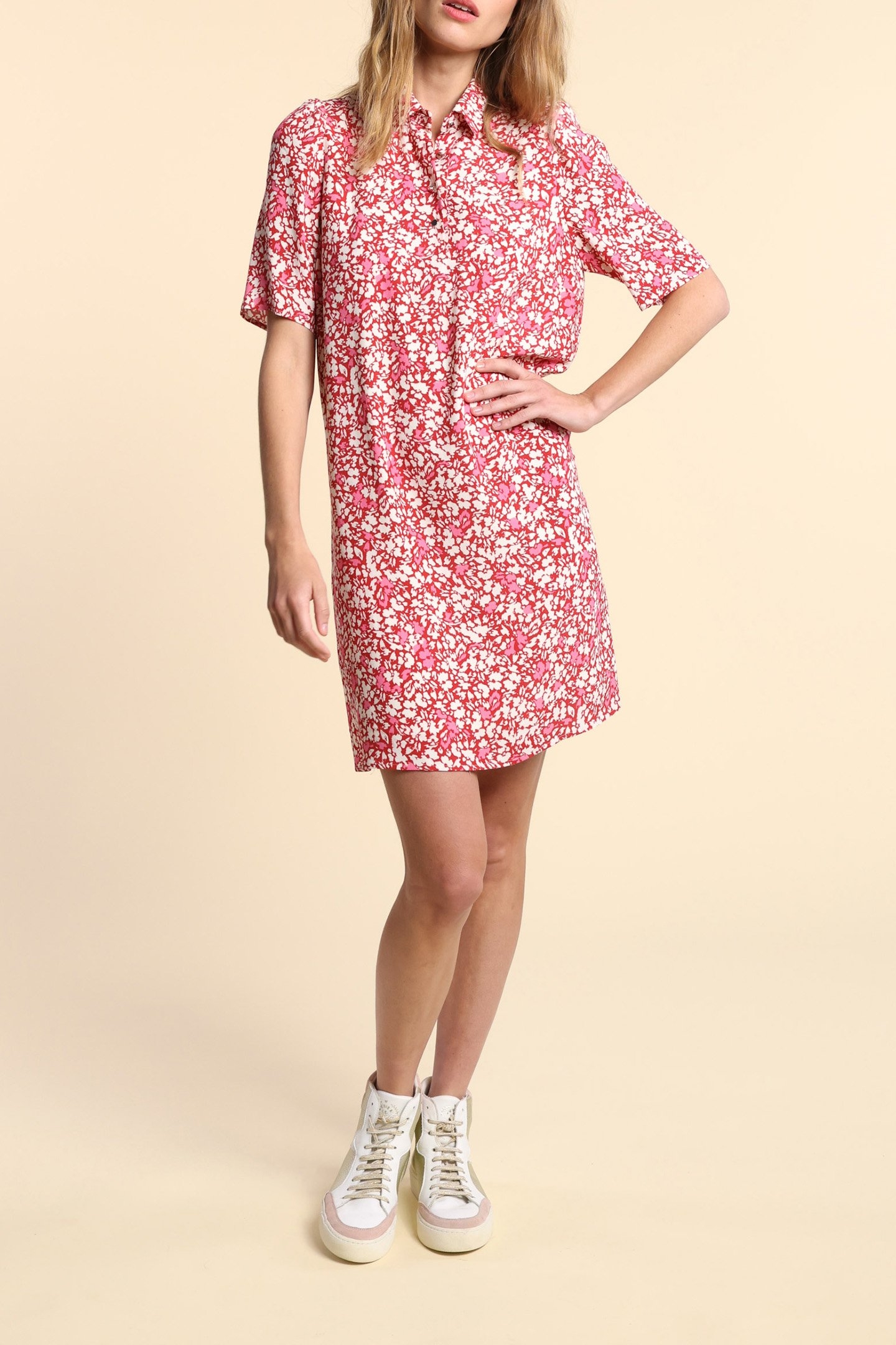RED SHIRT DRESS WITH FLORAL TACHIST PRINT 3