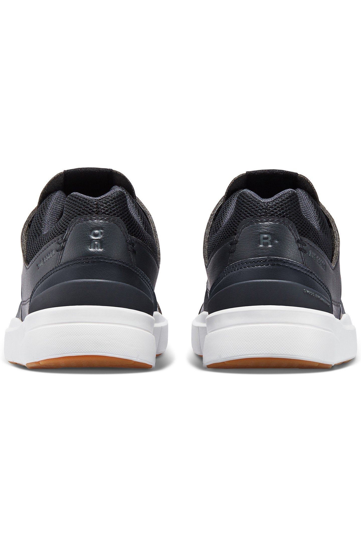 THE ROGER CLUBHOUSE 1 BLACK WHITE 4