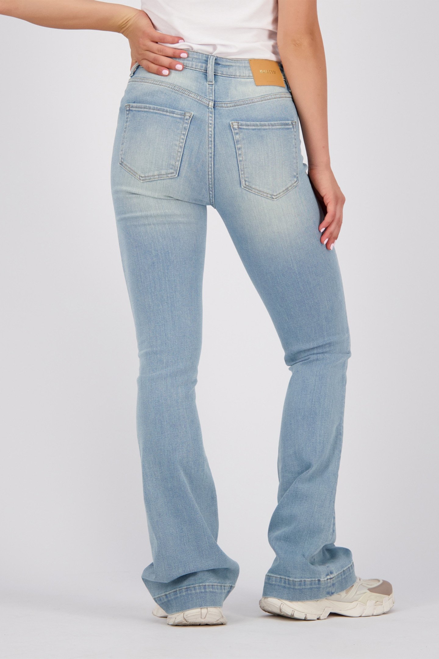 SUNRISE PATCHED ON POCKETS JEANS VINTAGE BLUE 2