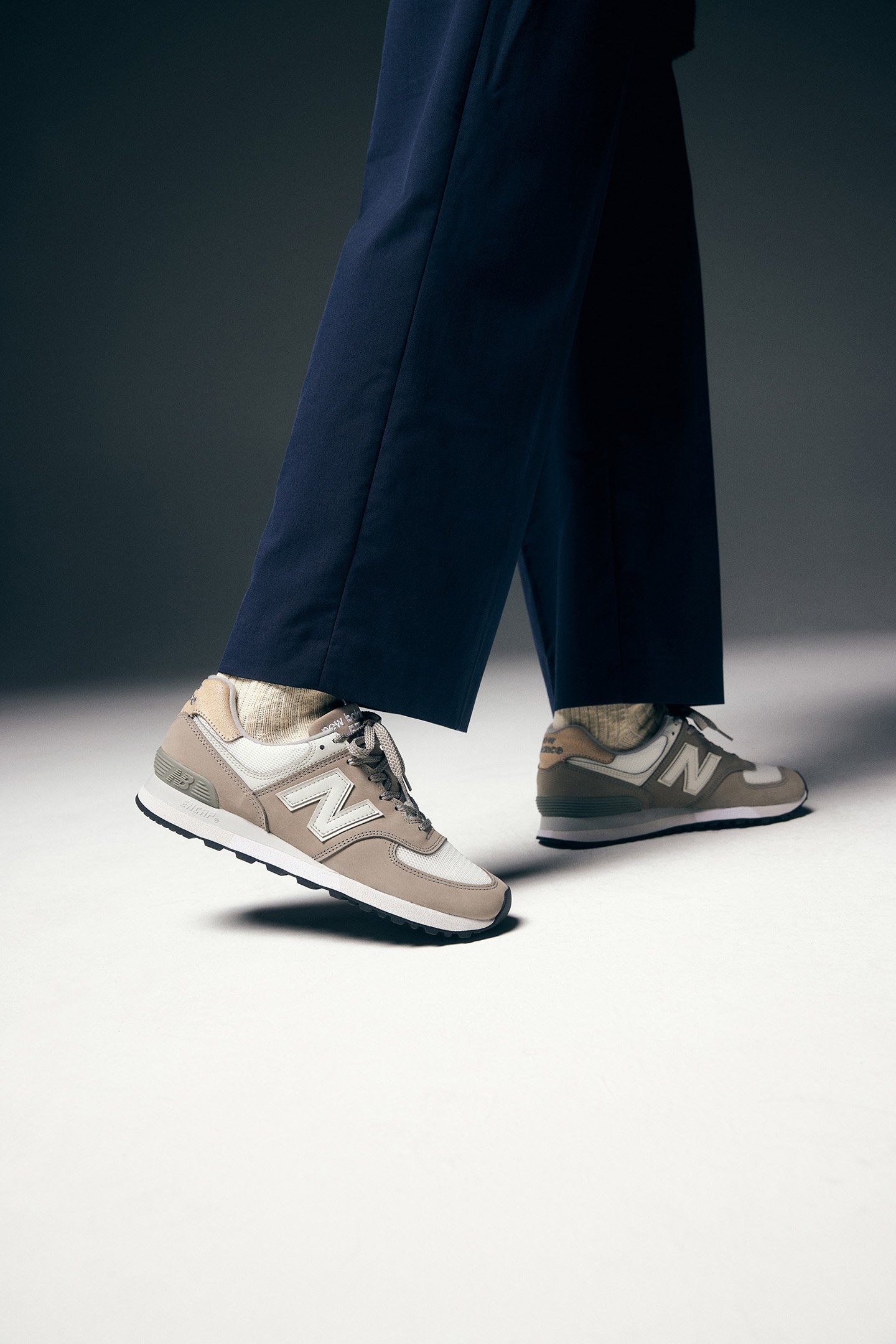 OU576FLB SNEAKERS IN FLINT GRAY 2