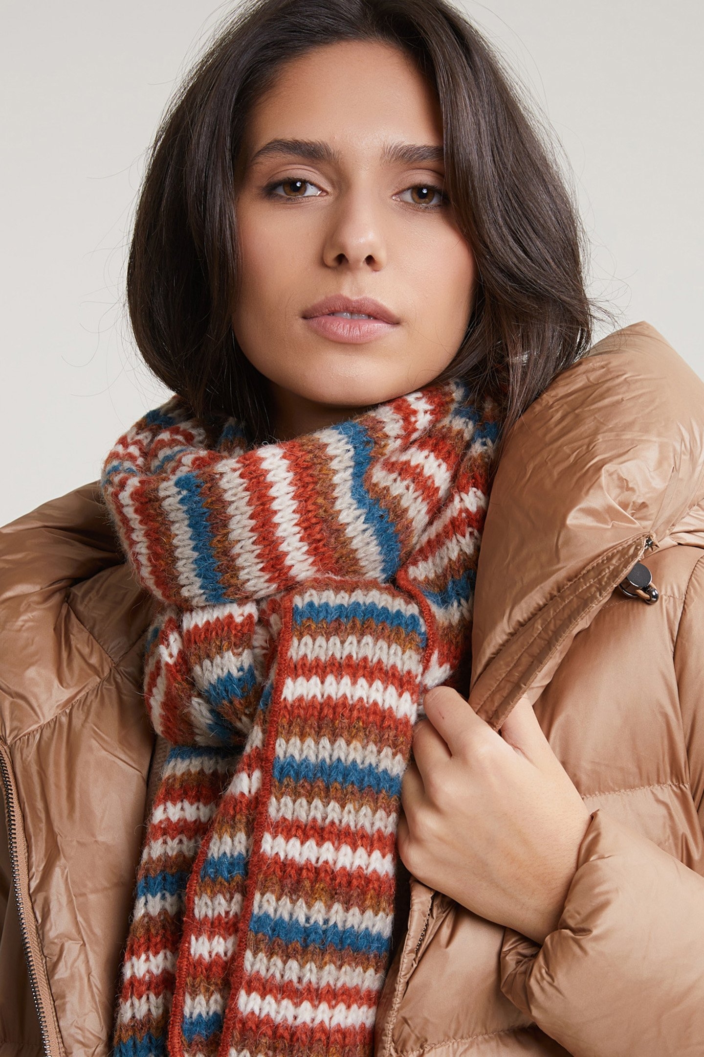 CAMEL SHORT HOODED DOWN JACKET 4