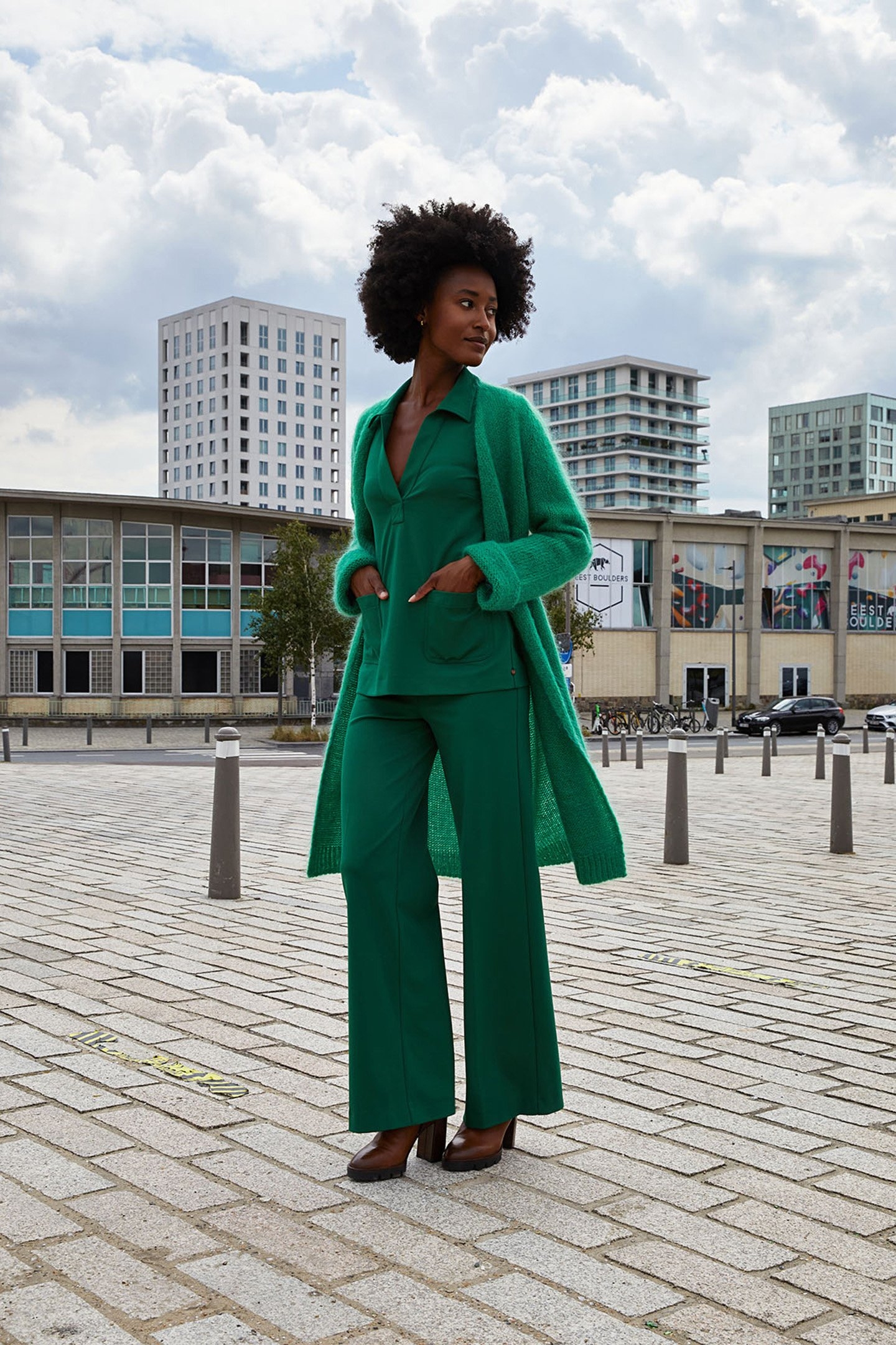 GREEN V-NECK BLOUSE APPLIED POCKETS 5