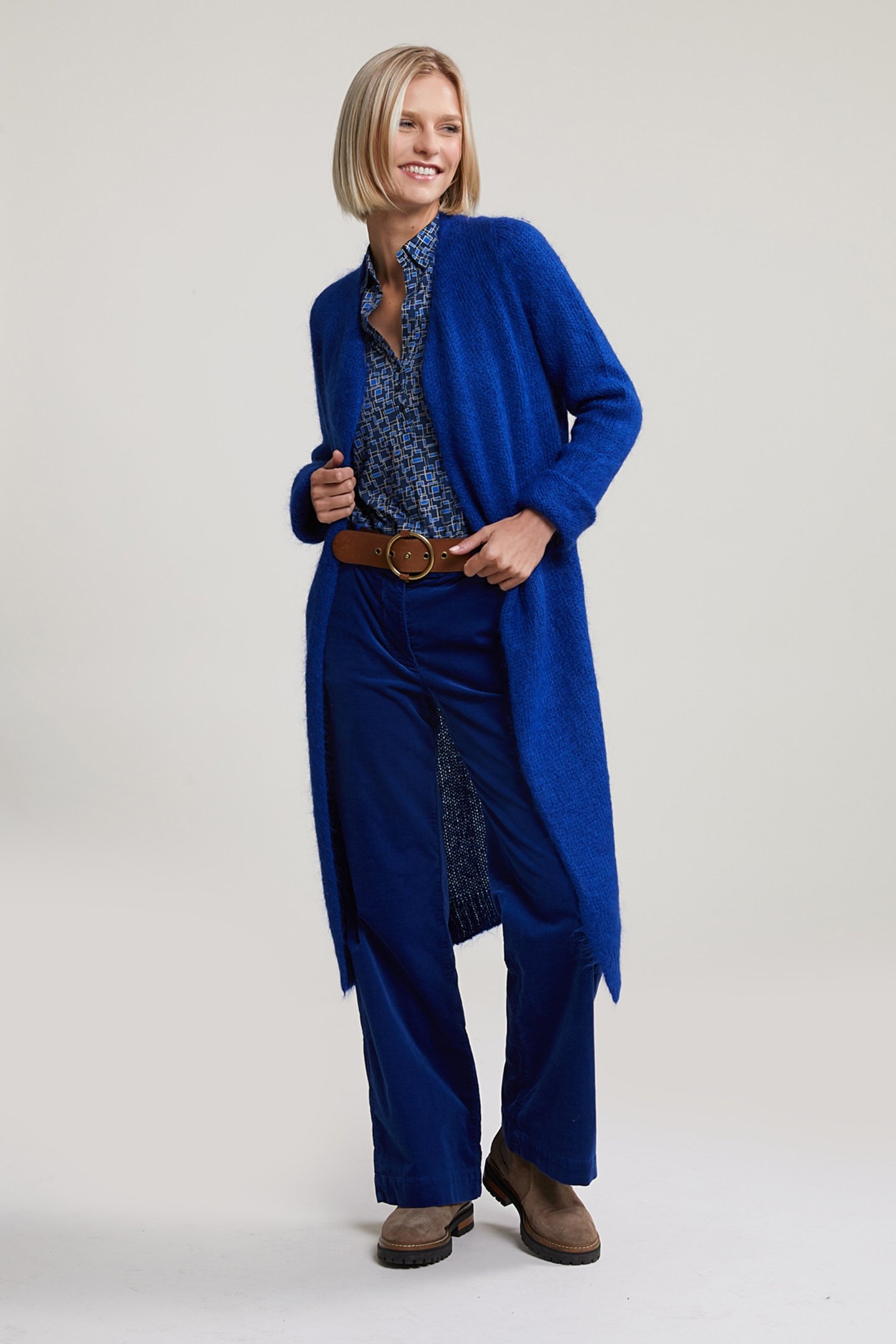 BLUE FANTASY V-NECK T-SHIRT 4