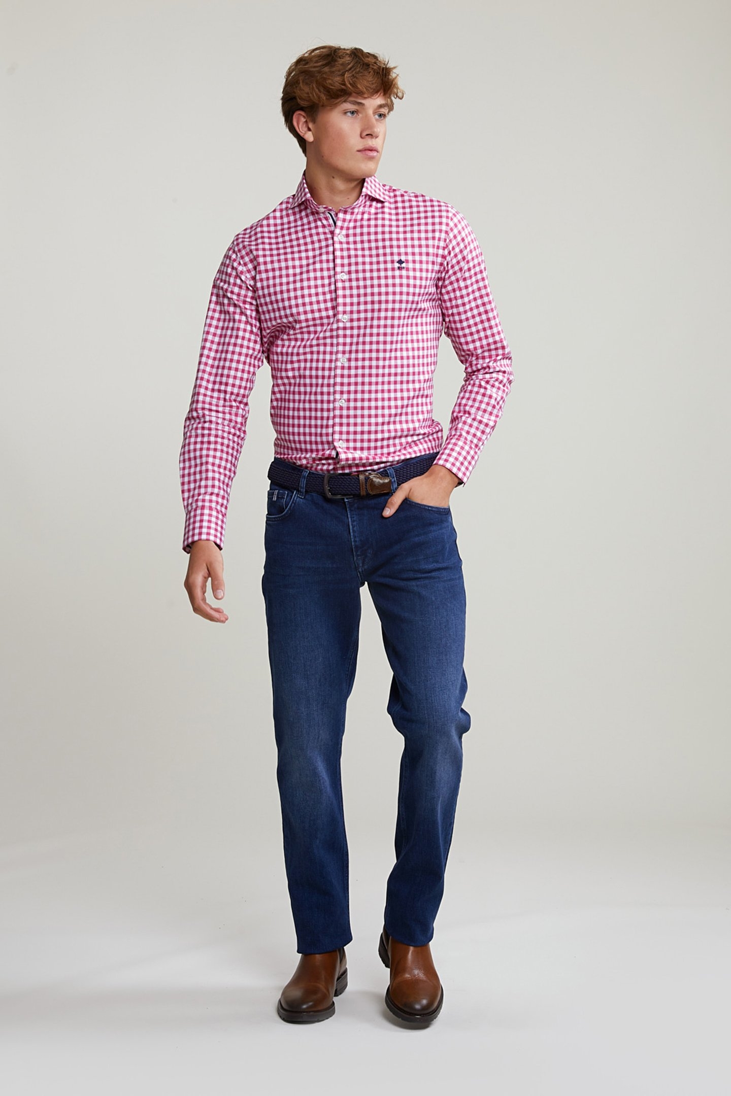 CUSTOM FIT CHECKED SHIRT IN WHITE/RED 3