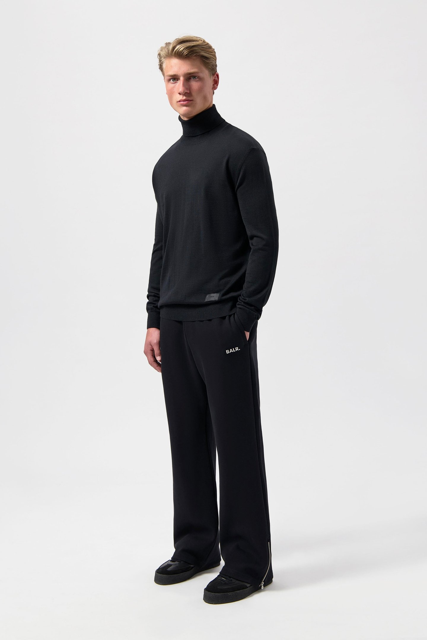 Q-SERIES REGULAR FIT FINE KNIT TURTLENECK JET BLACK 4