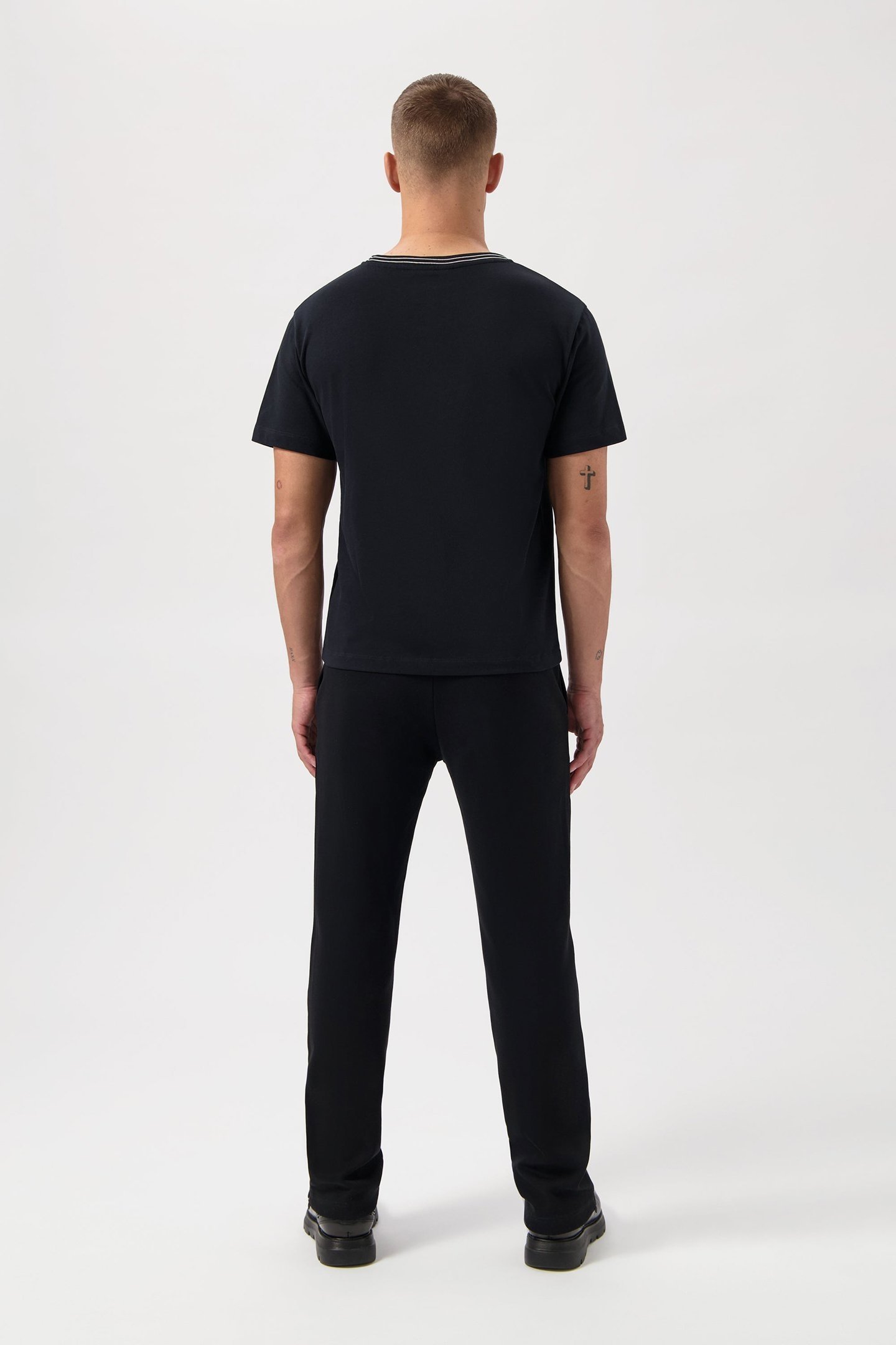 TAPE T-SHIRT JET BLACK 3