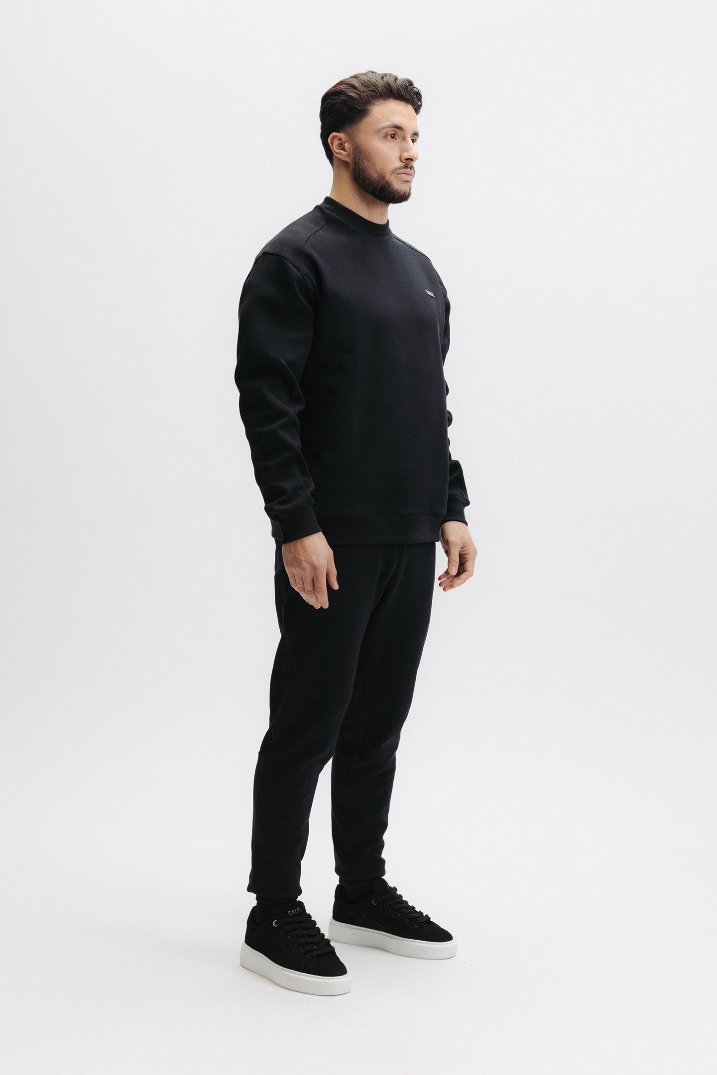 Q SERIES CREWNECK JET BLACK 5