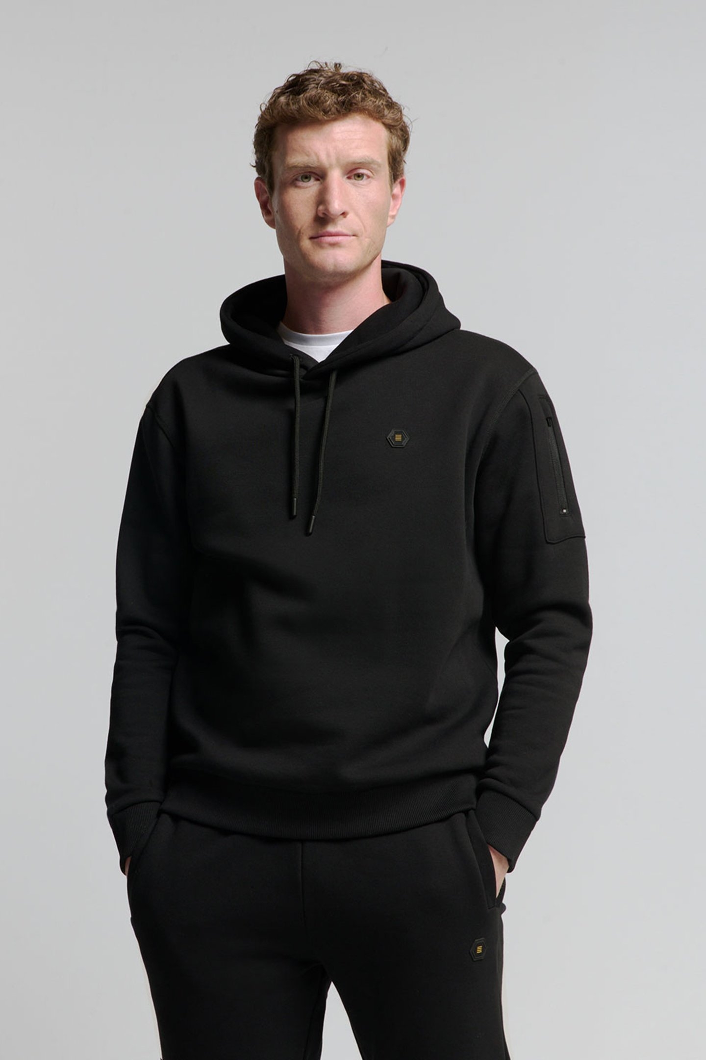 SWEATER HOODED BLACK 1