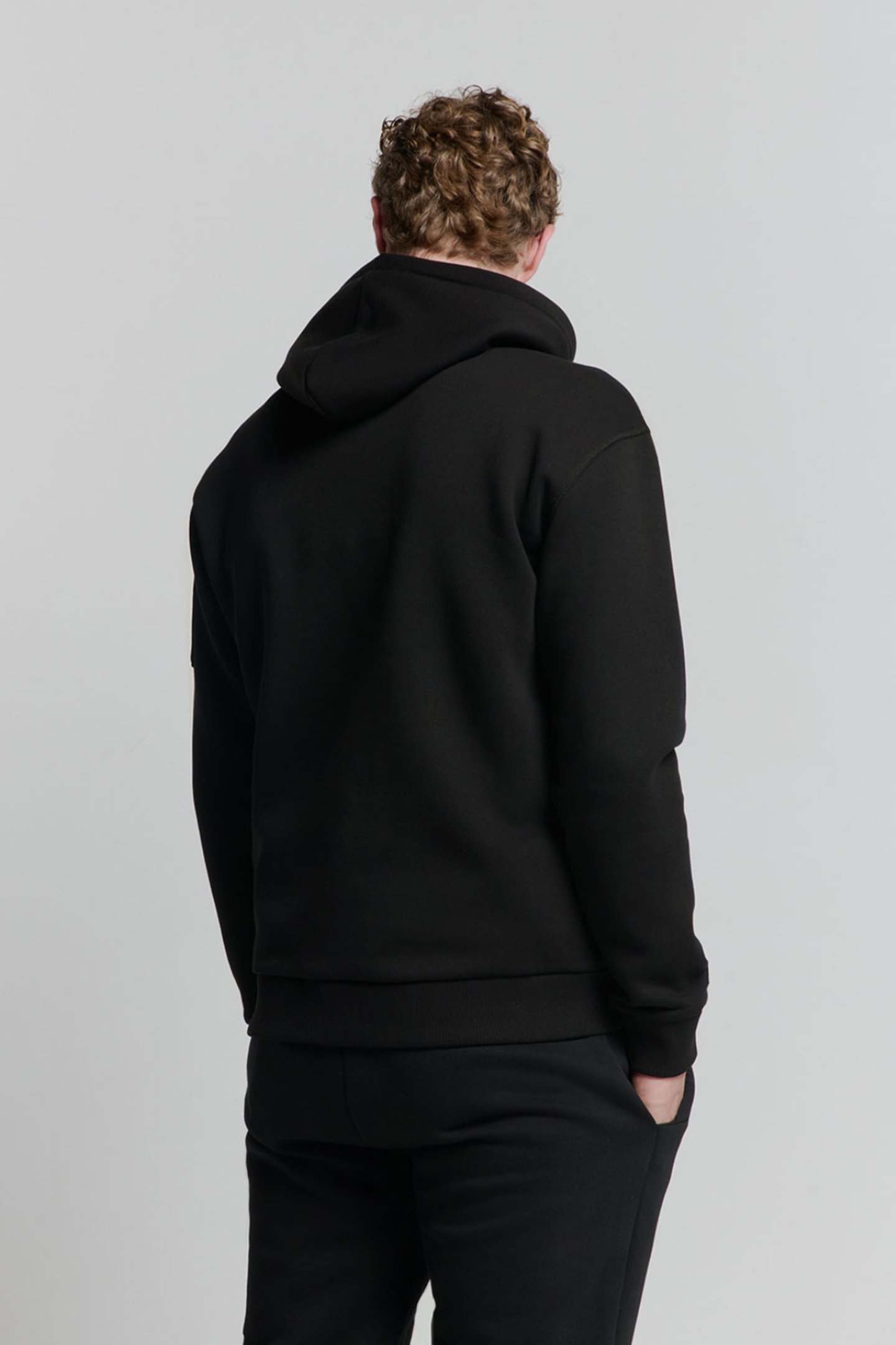 SWEATER HOODED BLACK 2