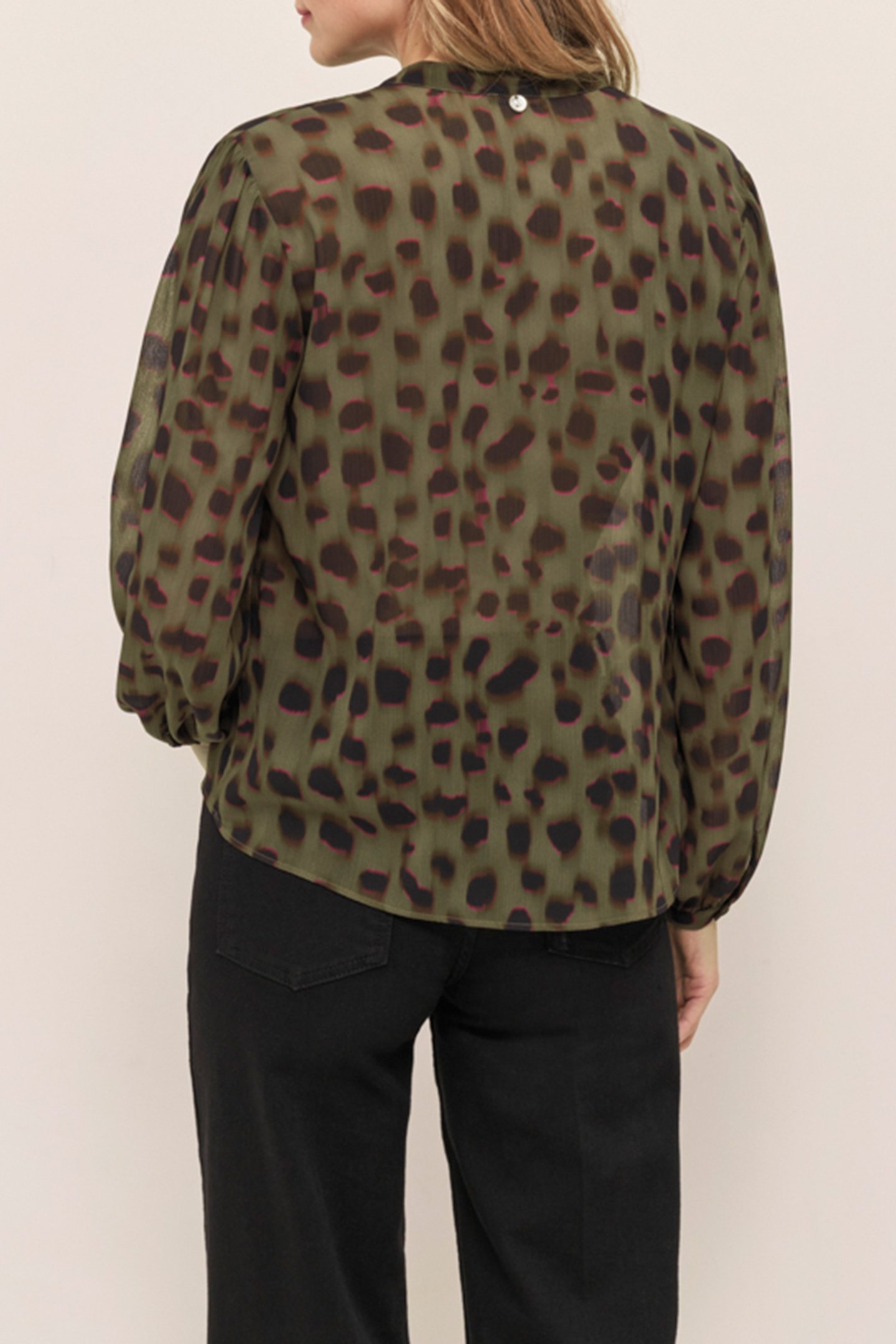 CLUSE - KHAKI BLOUSE WITH BLURRED SPLATTER PRINT 2