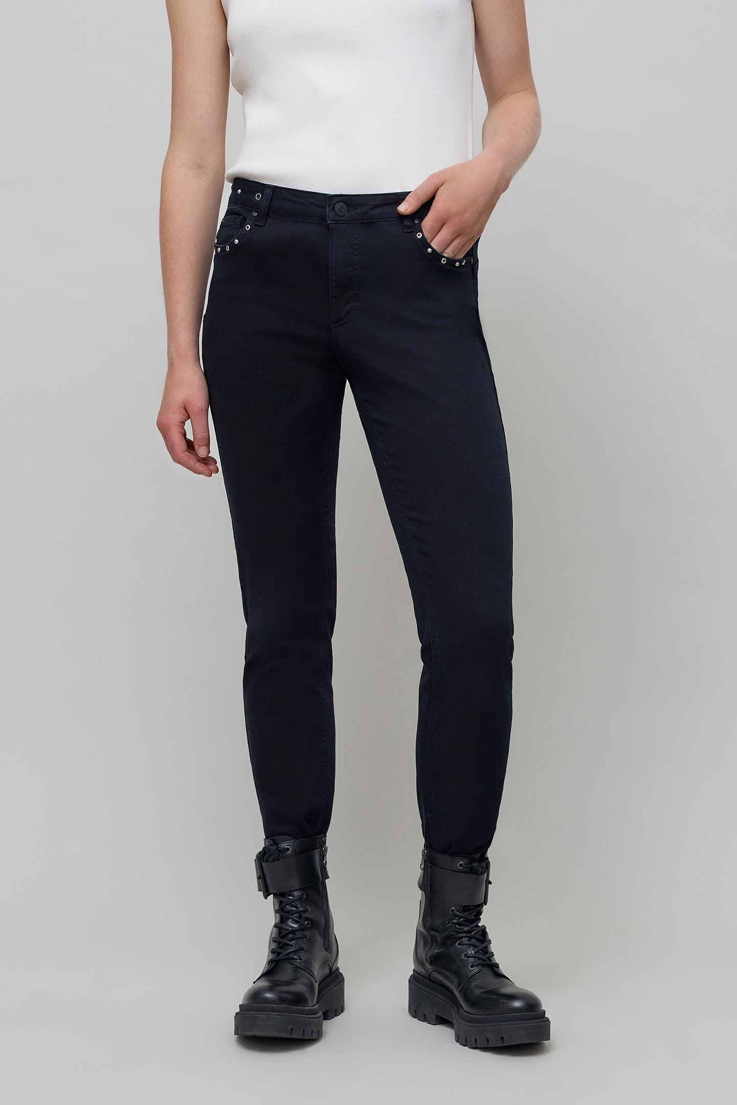 7/8TH SLIM BLUE BLACK POWERSTRETCH STUDDED JEANS 1