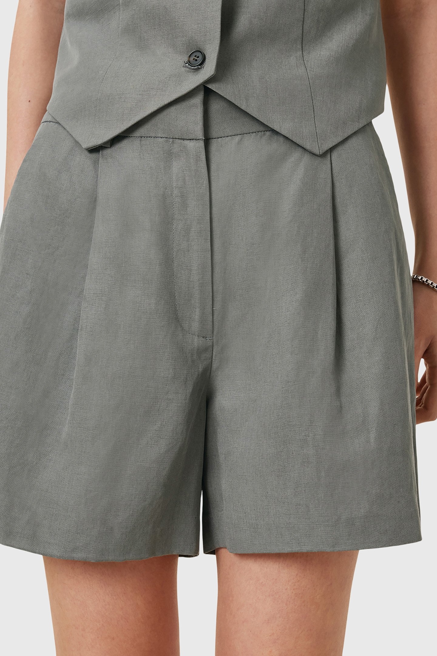 AVERIE LIN SHORT GREY 7