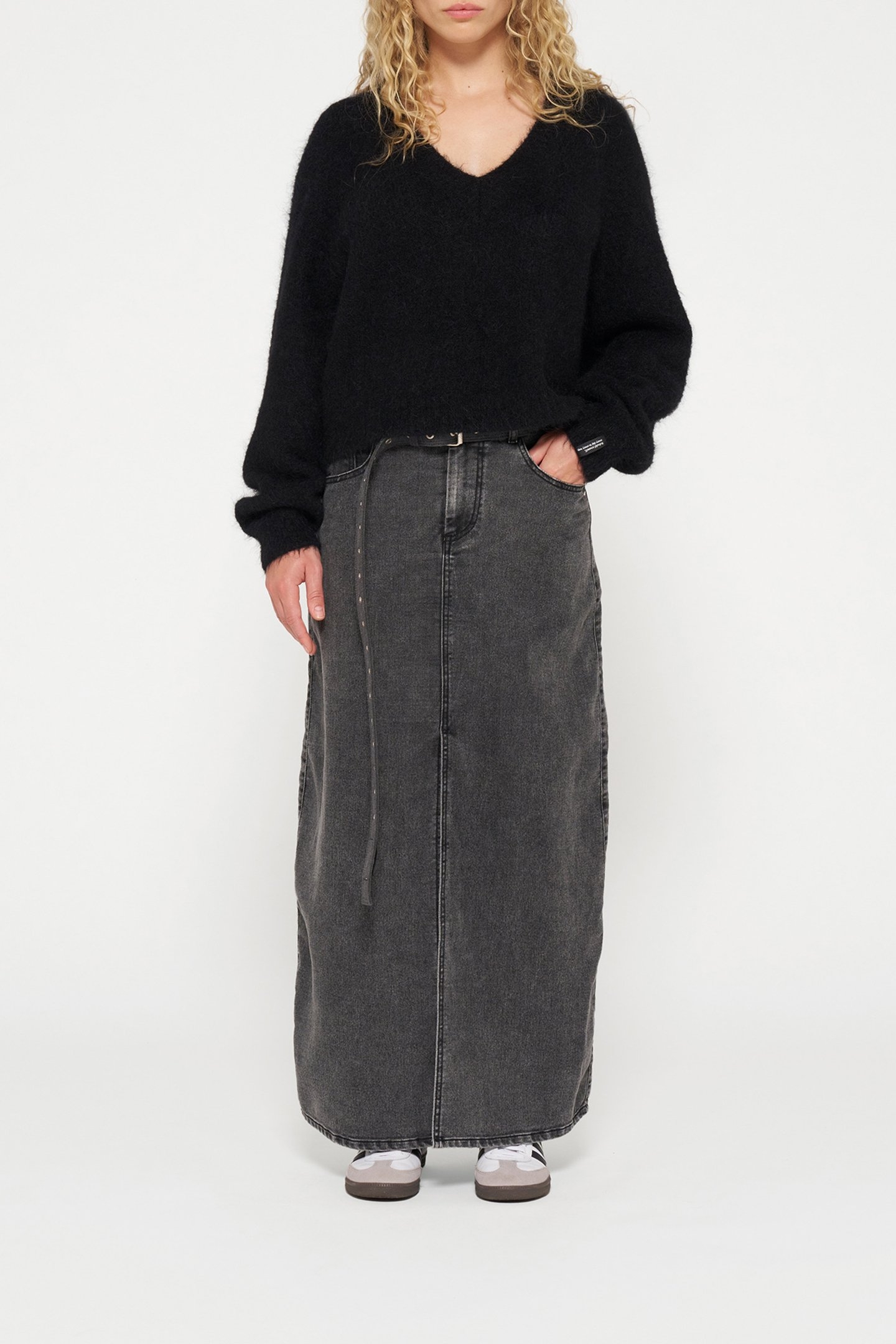 CROPPED V-NECK SWEATER KNIT 1012 2