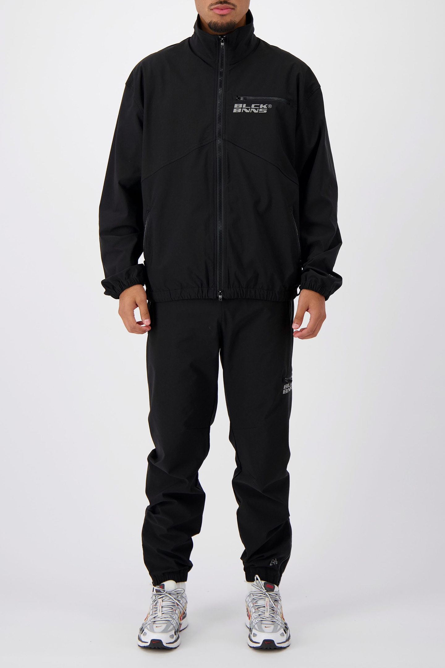 INITIAL TECH TRACKPANTS BLACK 2