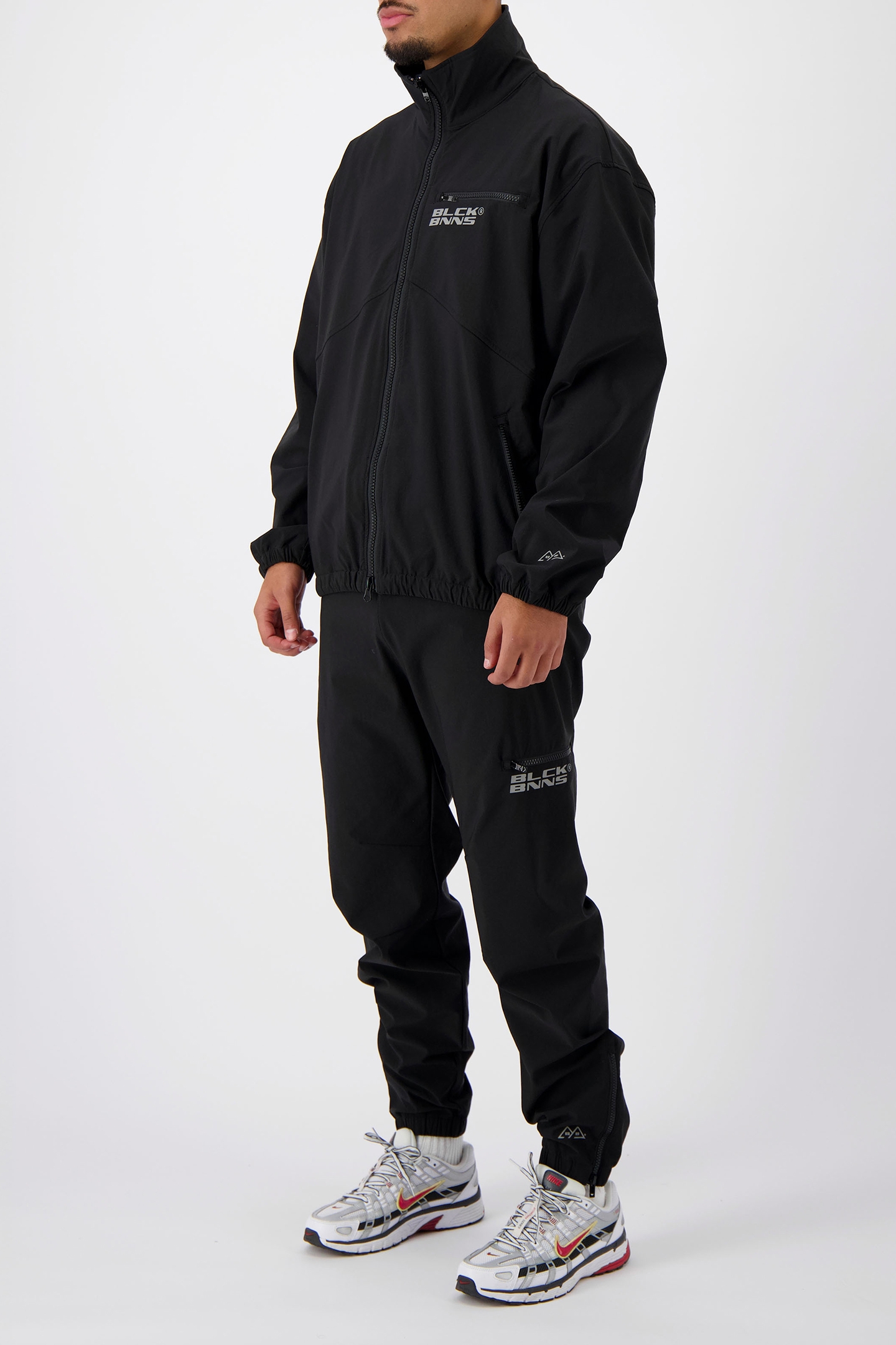 INITIAL TECH TRACKPANTS BLACK 4