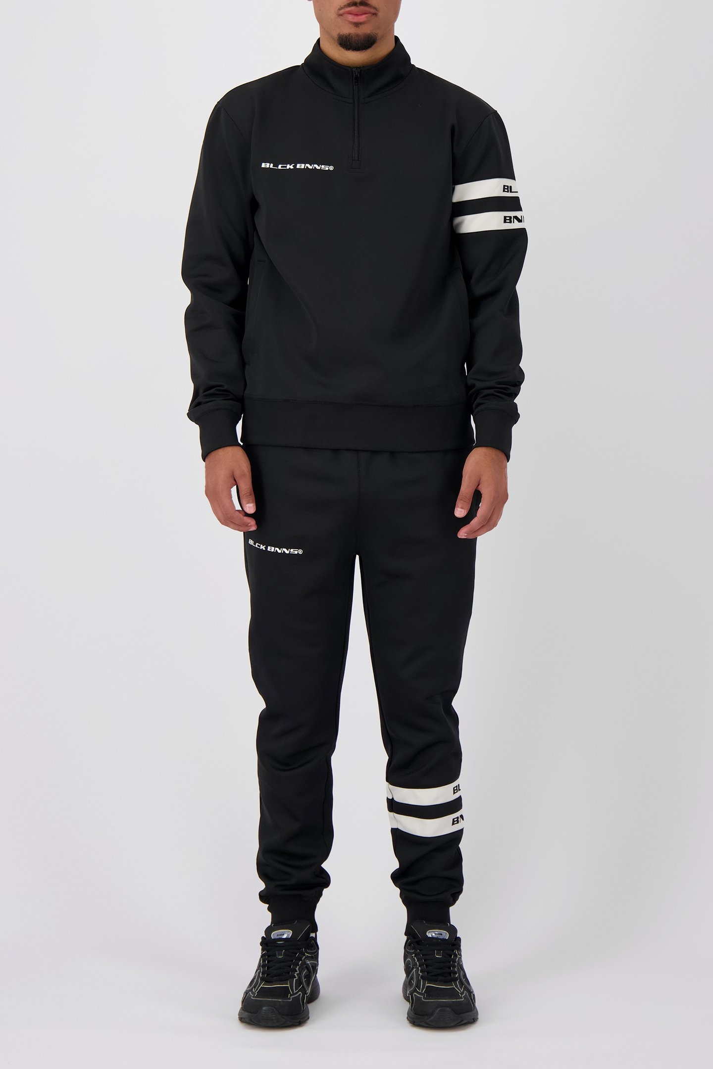 CHARGE TRACKPANTS BLACK 2