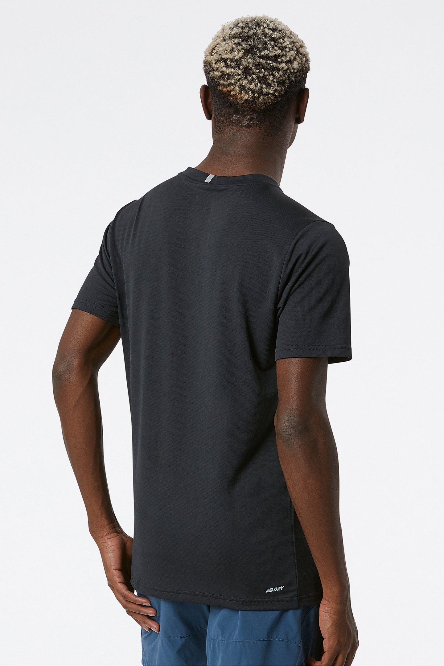 CORE RUN SHORT SLEEVE BLACK 2