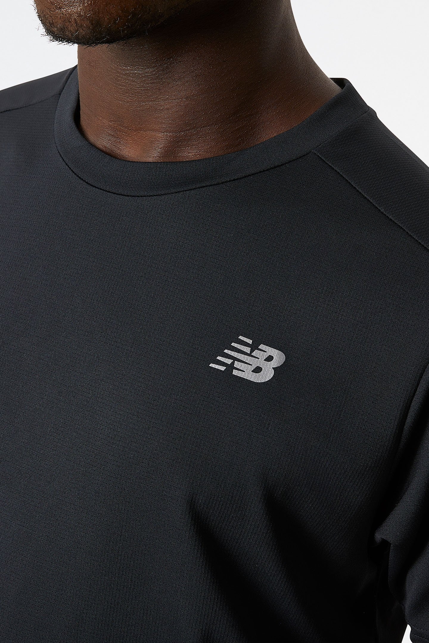 CORE RUN SHORT SLEEVE BLACK 6