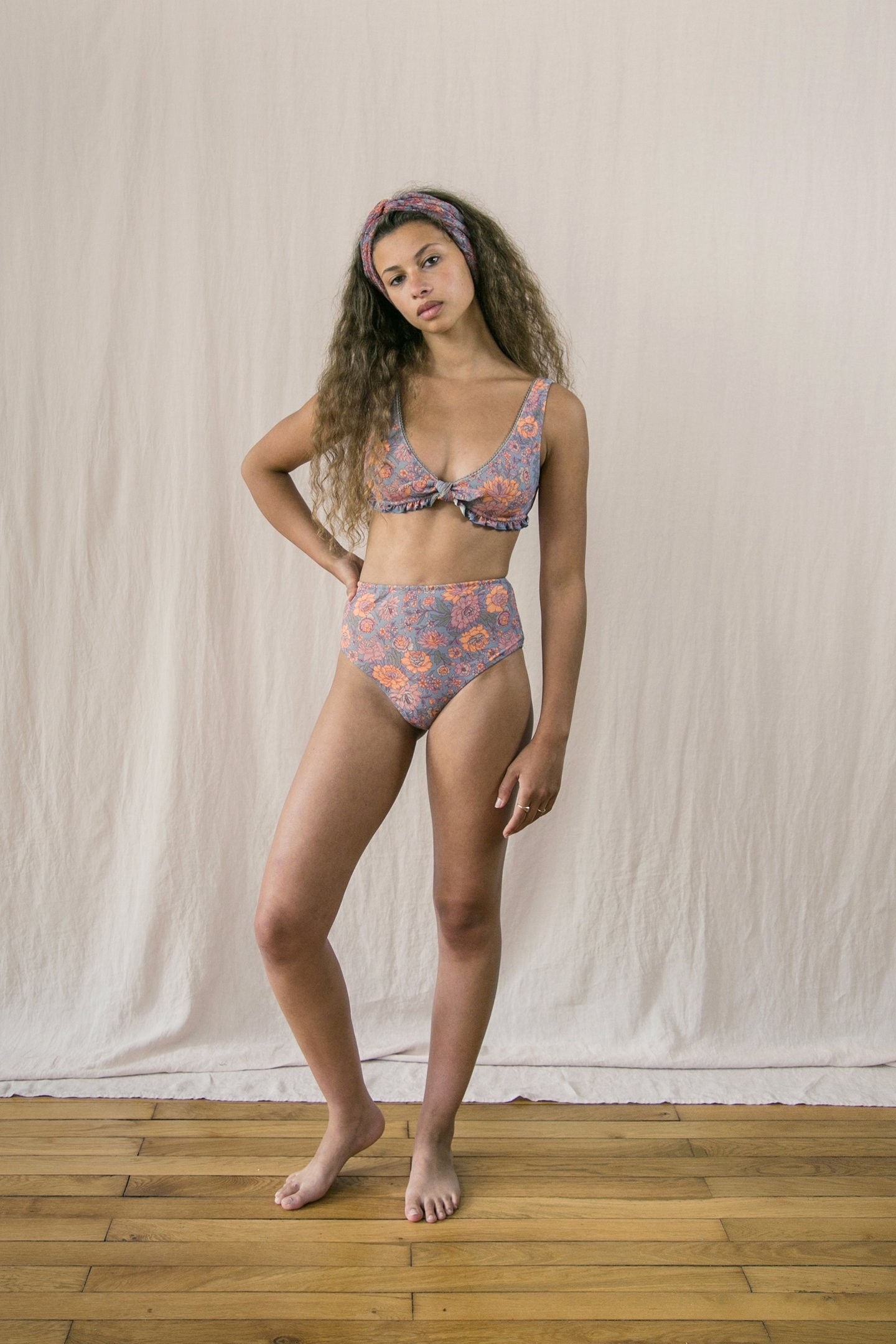 BIKINI BOTTOM CREEKY BLUE GARDEN FLOWERS 1