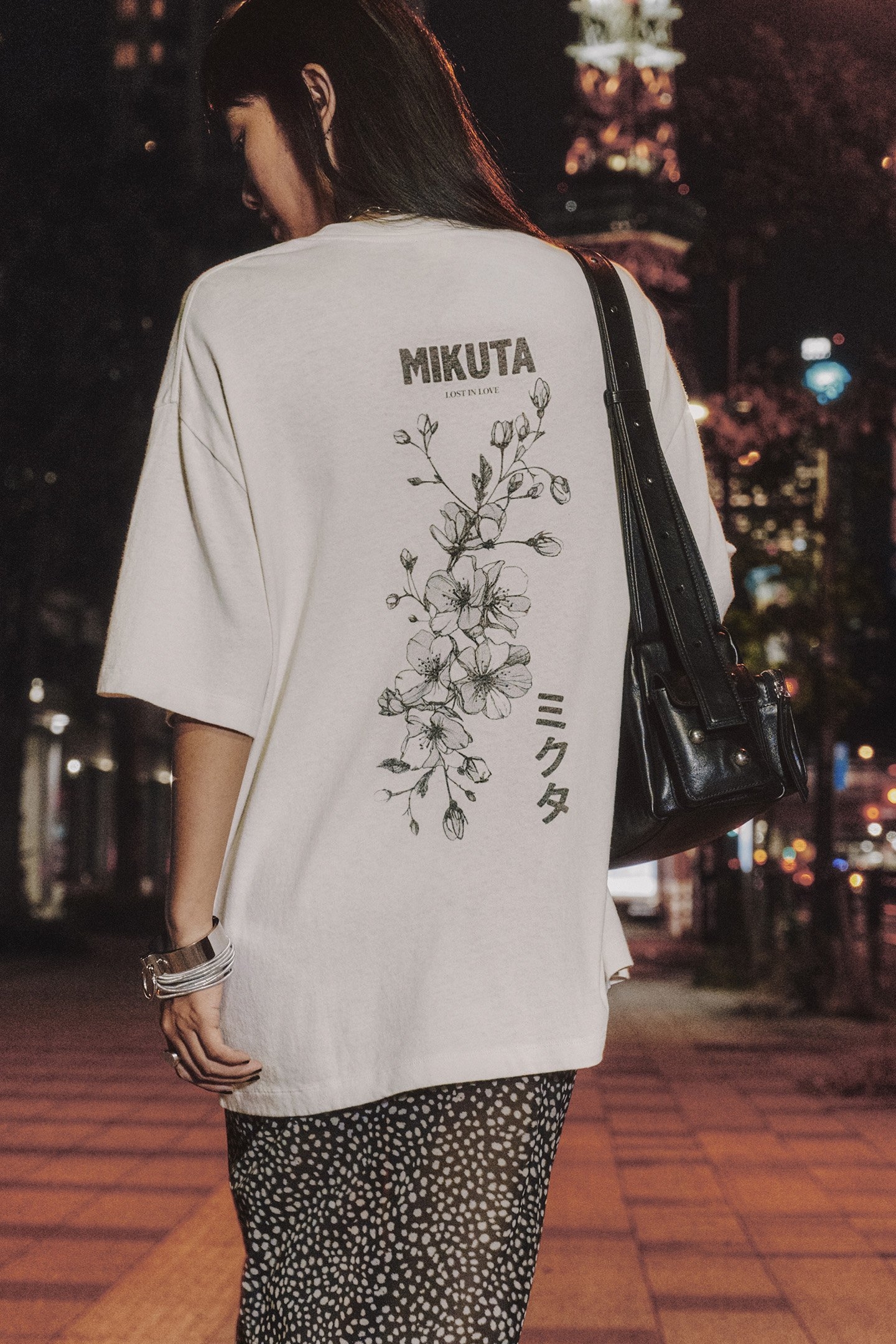 THE WHITE LOST IN LOVE UNISEX T-SHIRT 2