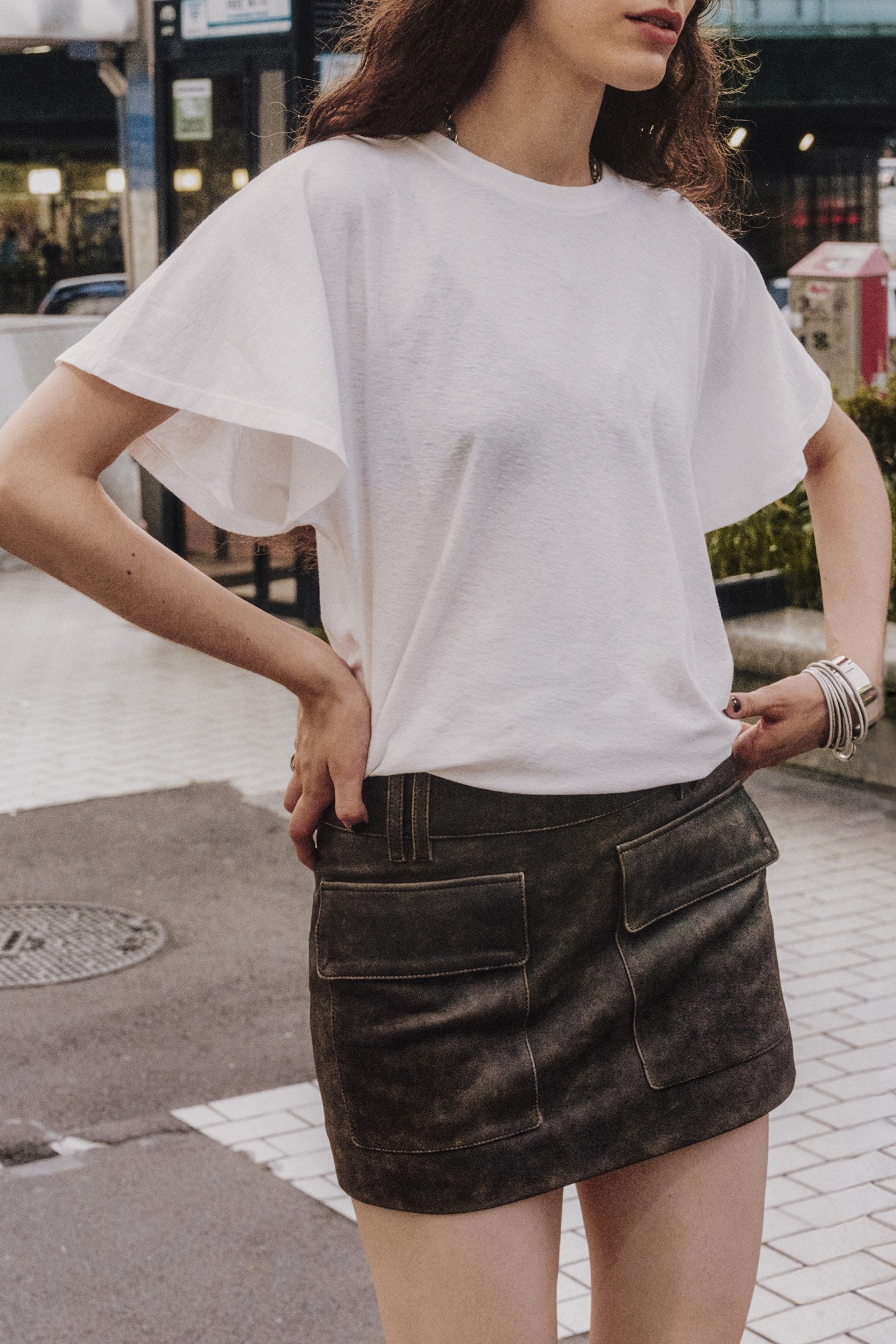 THE WHITE EMBROIDERED HEMP BAT T-SHIRT 1