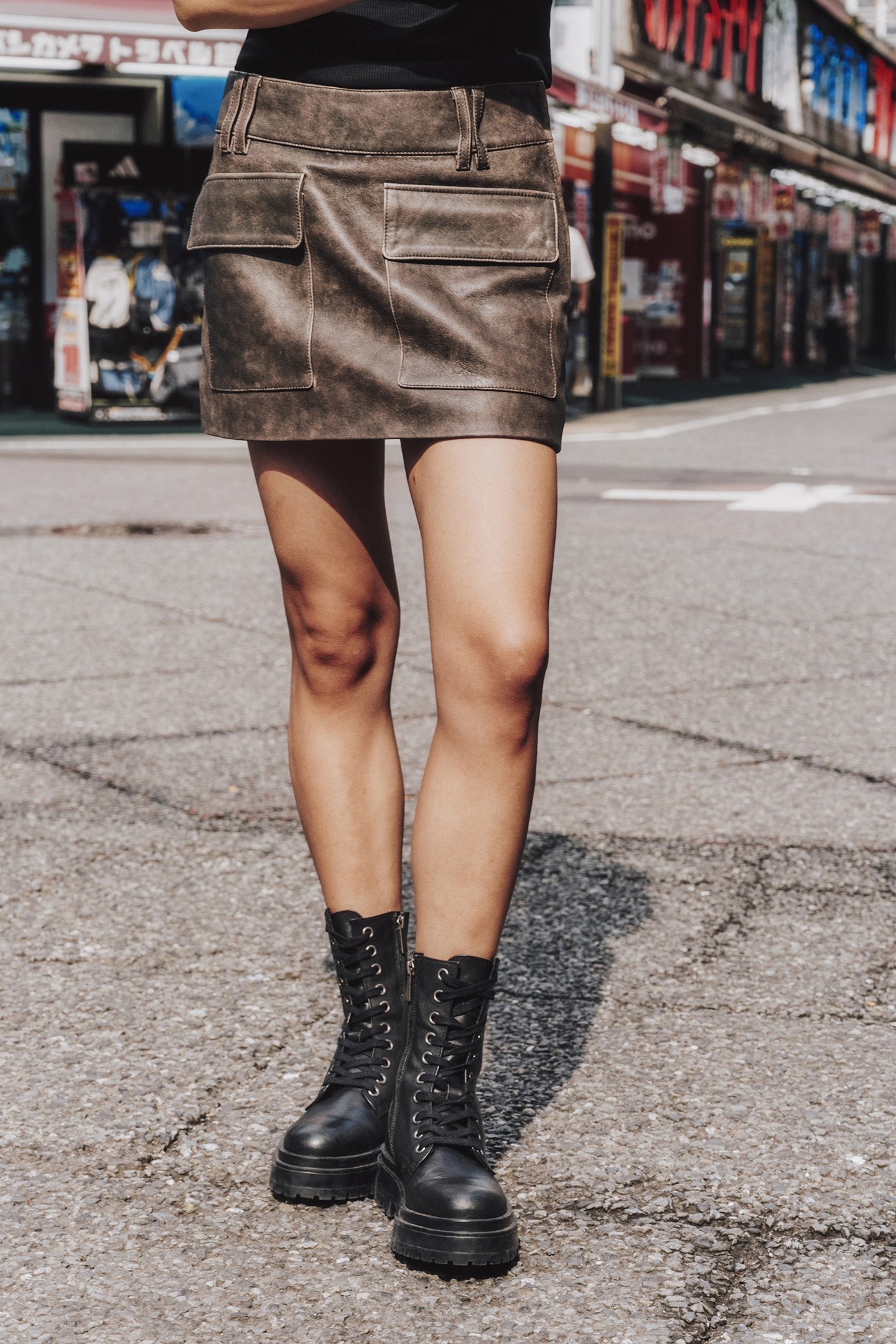 THE BROWN LEATHER MINI SKIRT 2