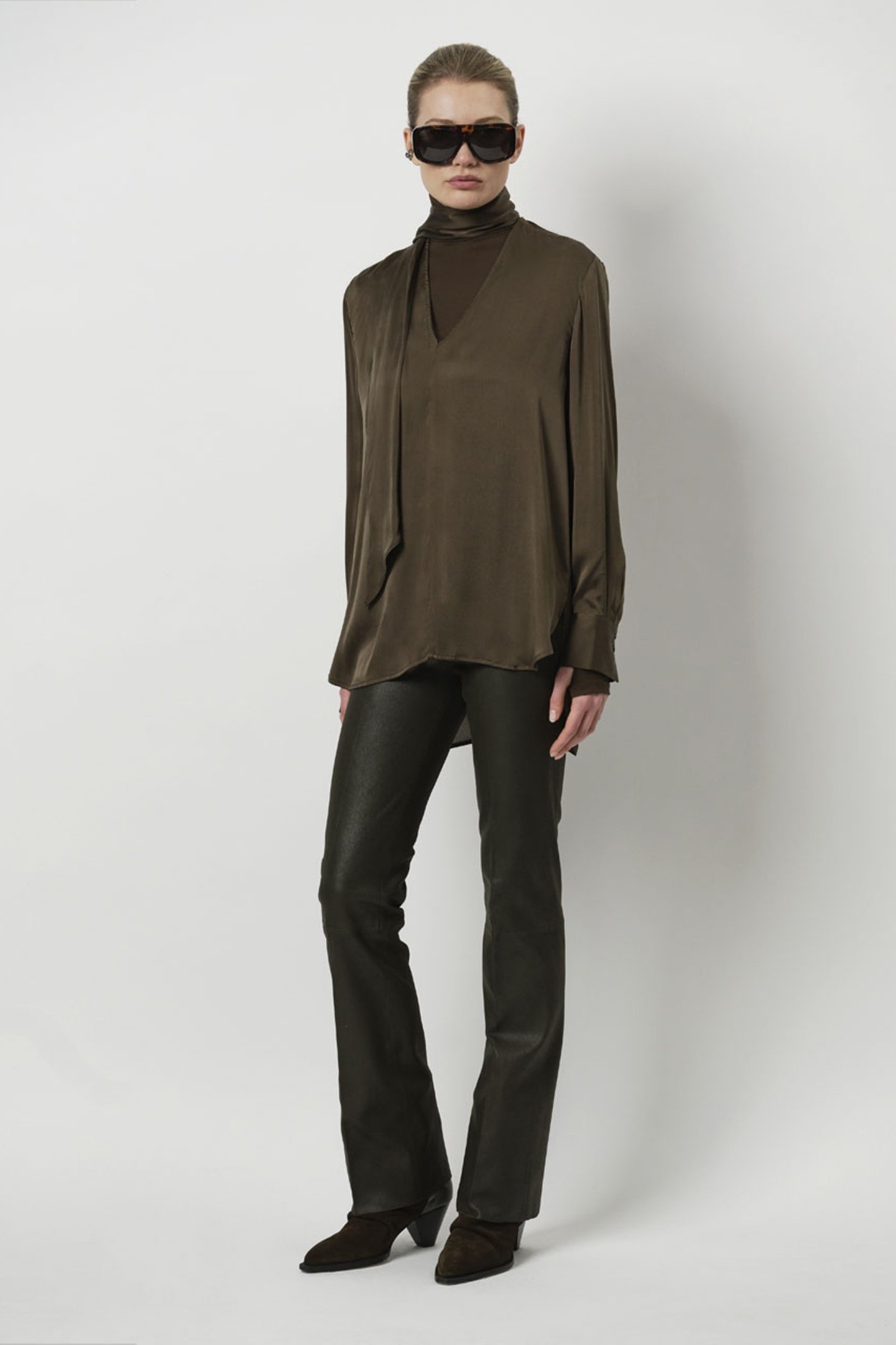 MYSTÈRE SCARF SILK BLOUSE OLIVE VINE 1