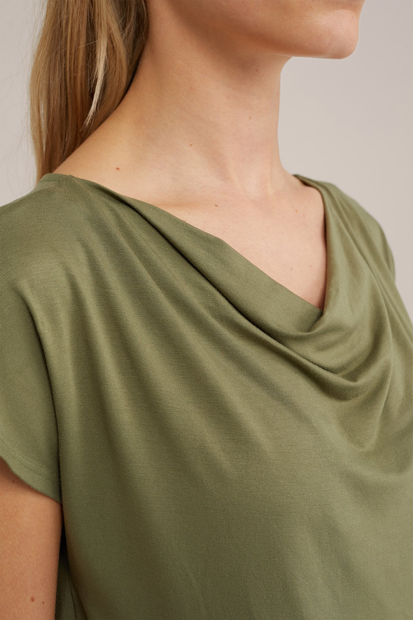 T-SHIRT OLIVE GREEN 6