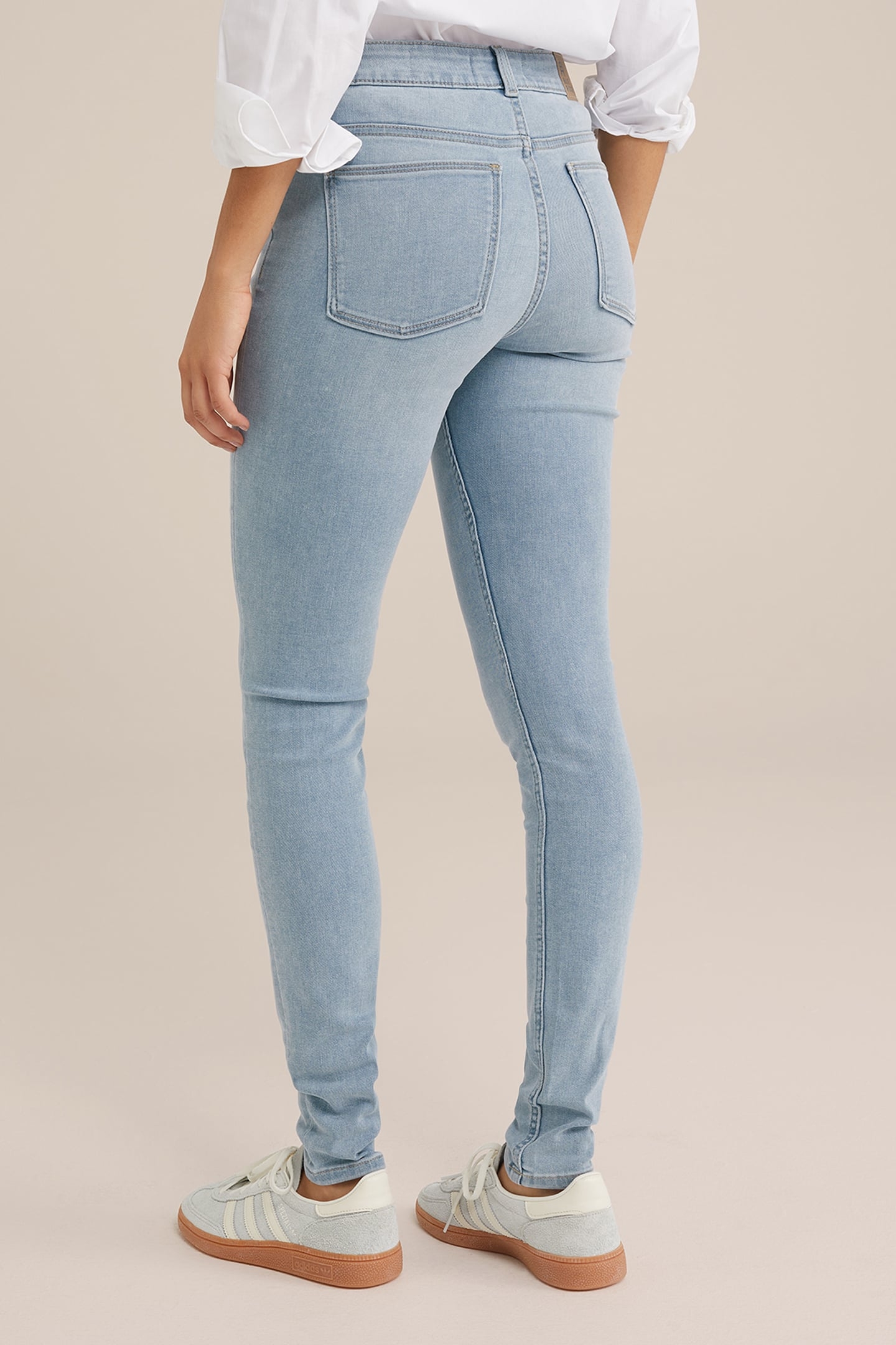 5-POCKET MID WAIST LIGHT BLUE 2