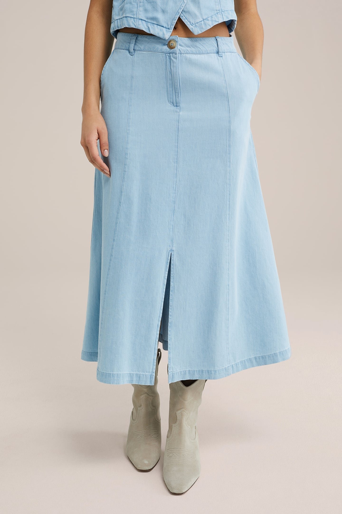 SKIRT MEDIUM LENGTH LIGHT BLUE 1