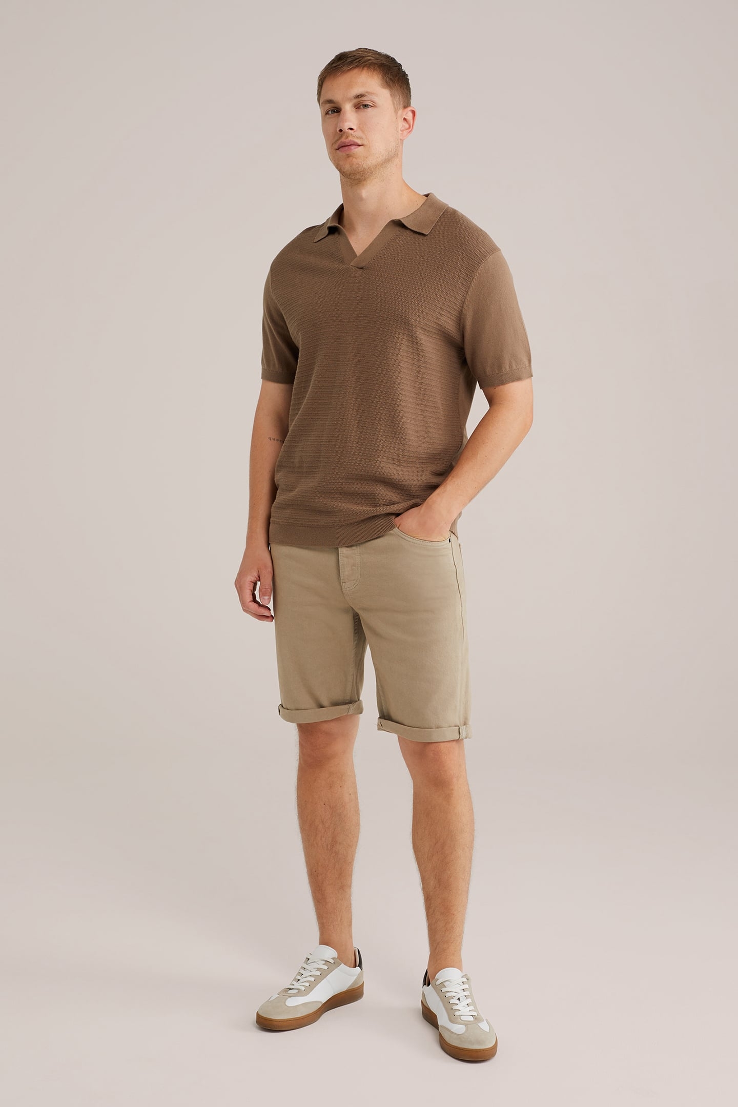 SHORT GREYISH GREEN 3