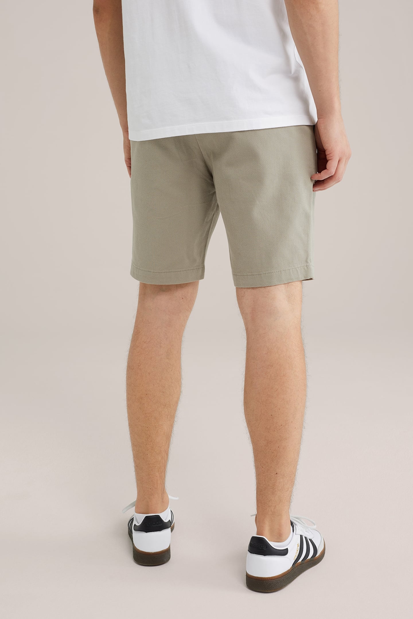 SHORT GREYISH GREEN 2