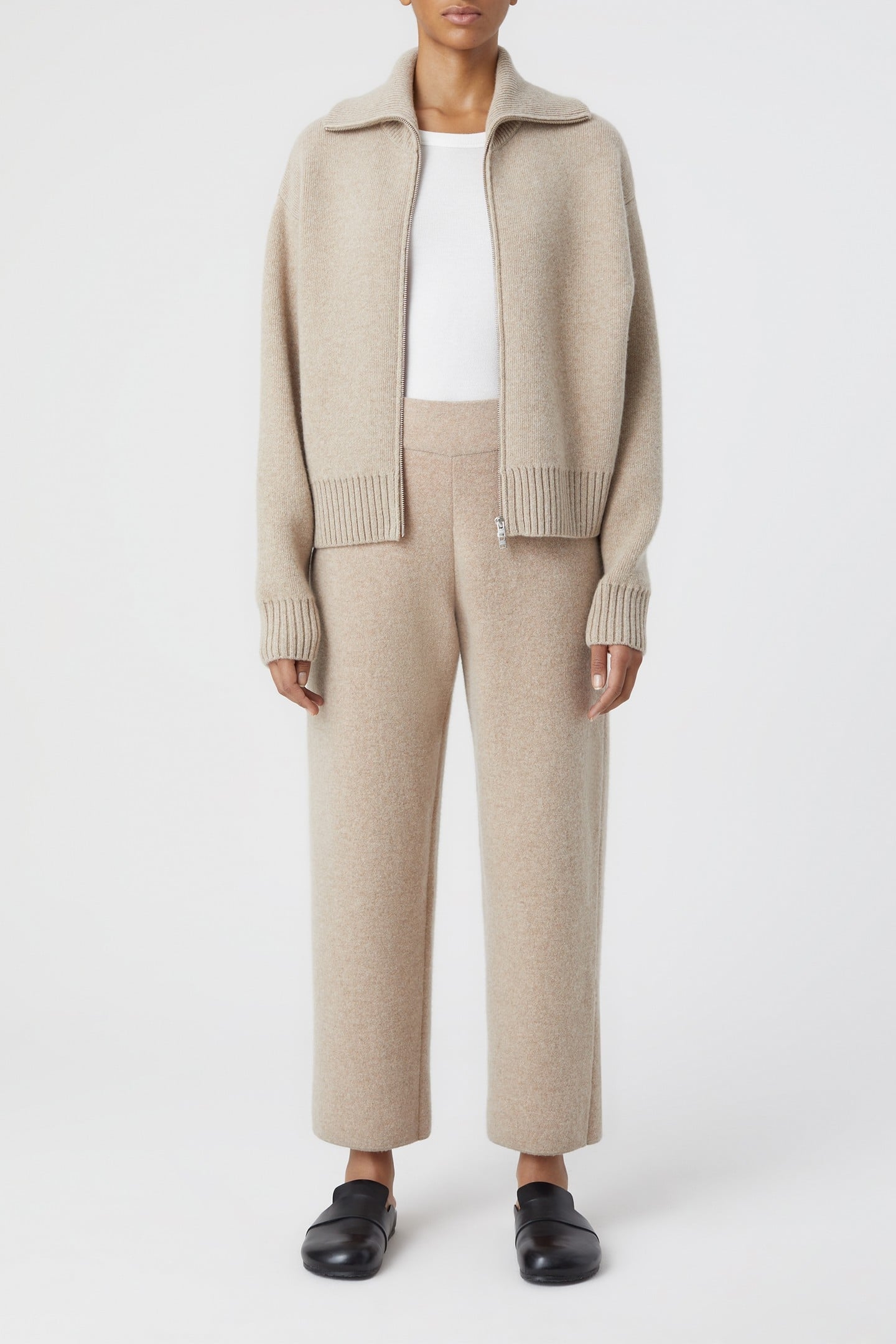 KNITTED JOGGER PANTS CHINO BEIGE 1