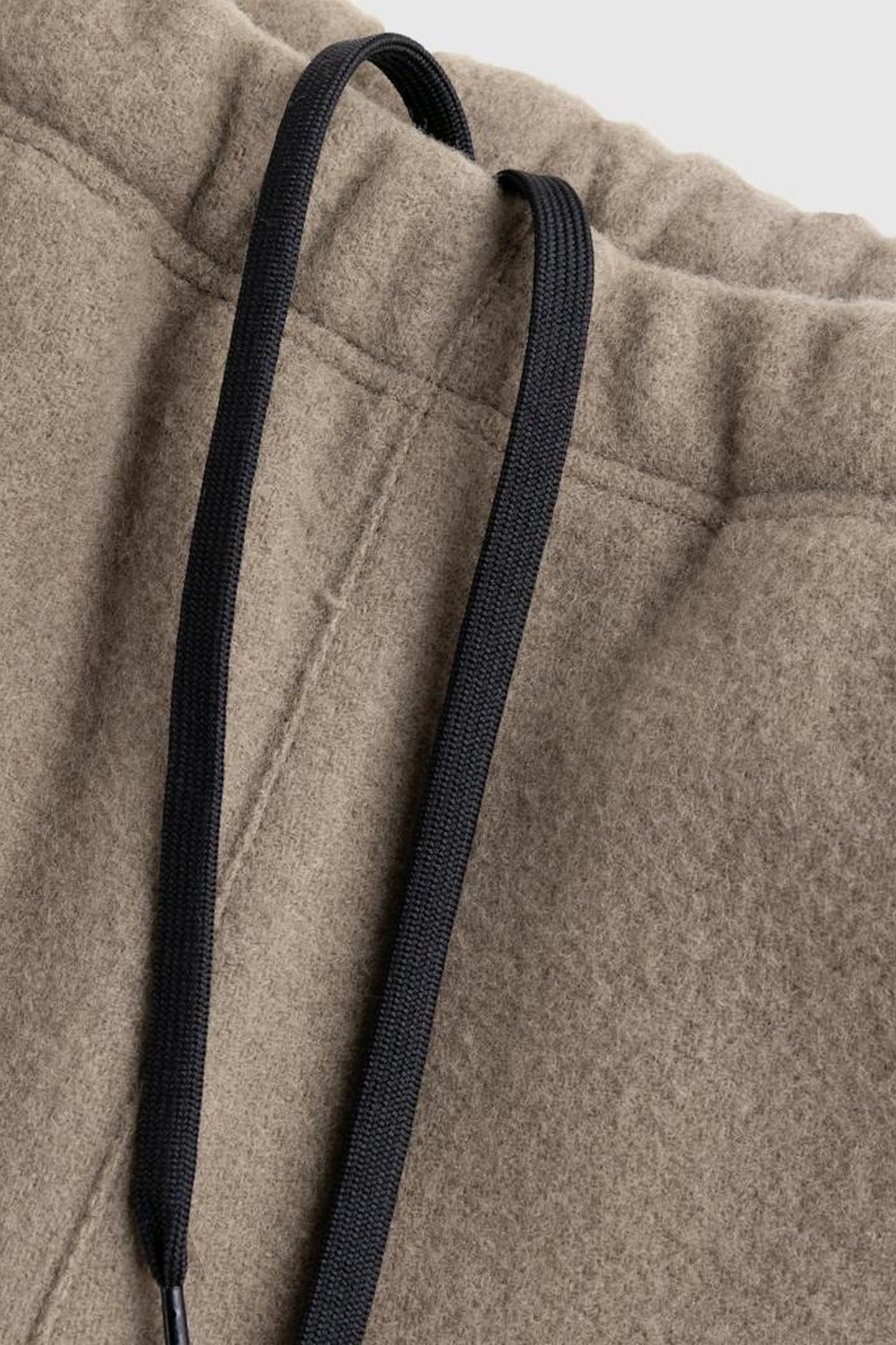 RIER – NATURAL BERMUDA BROWN 4