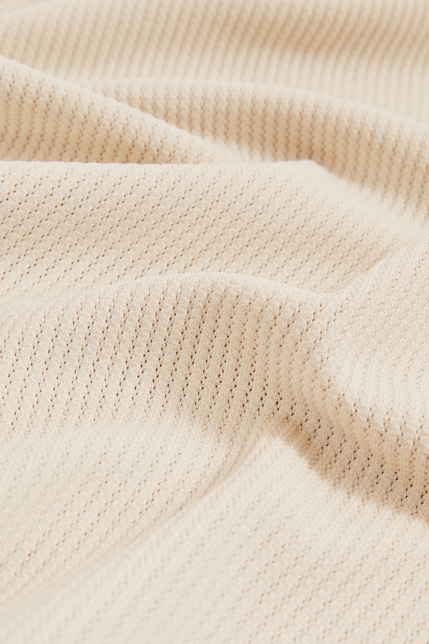 SLEEVELESS TEXTURED VEST OFF WHITE 6